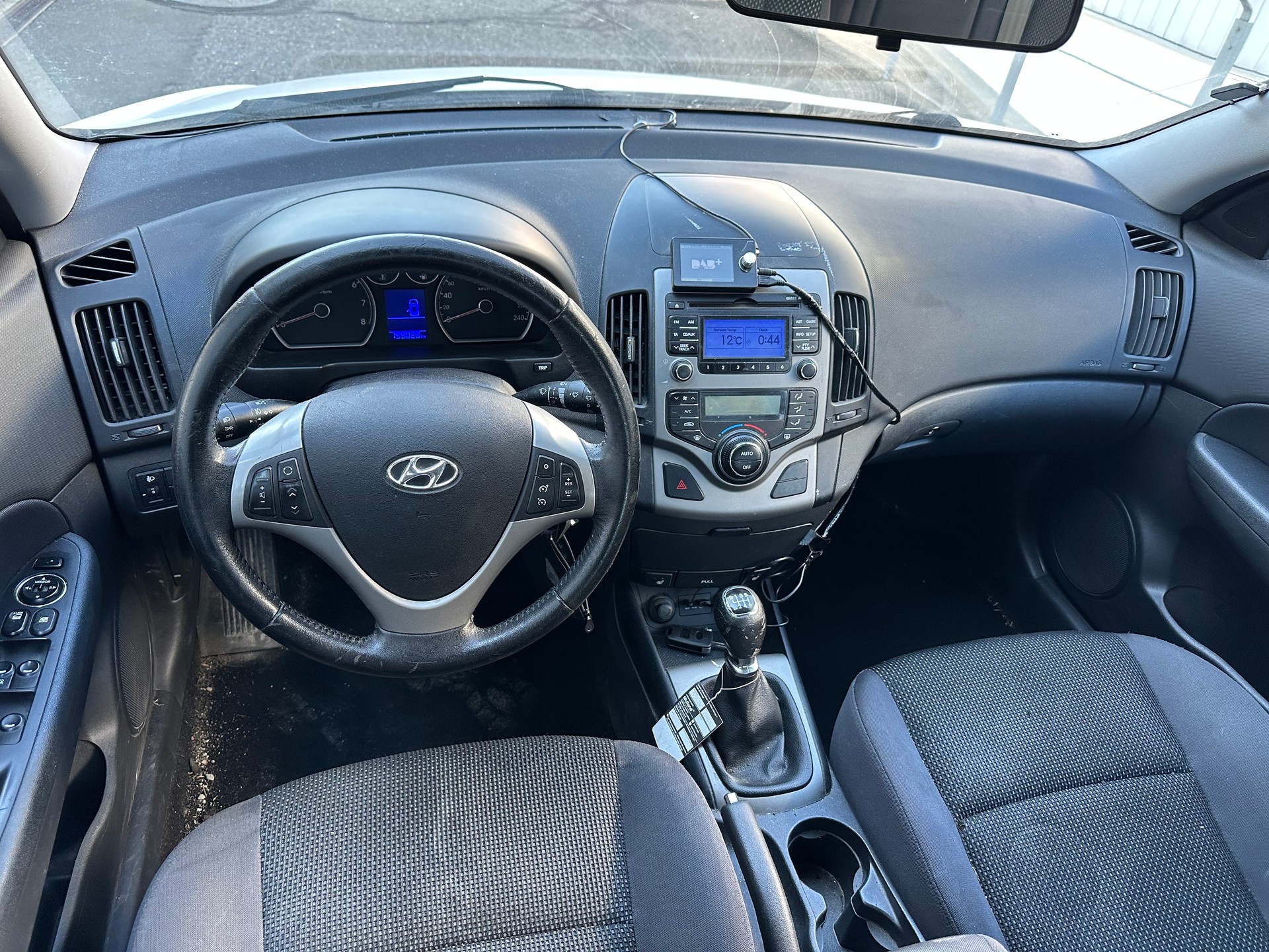 HYUNDAI i30 Wagon 1.6 Swiss Plus Edition-image-13