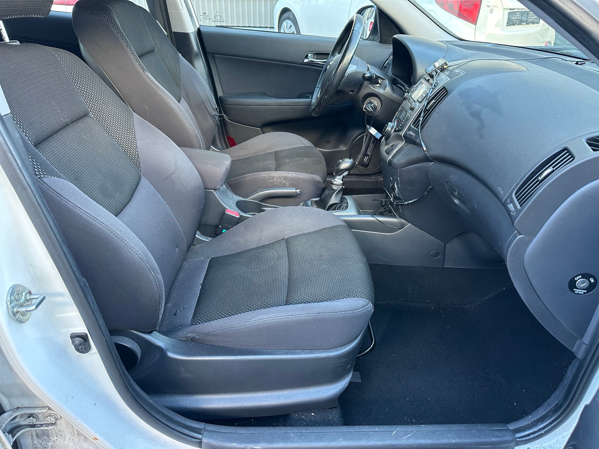 HYUNDAI i30 Wagon 1.6 Swiss Plus Edition-image-9