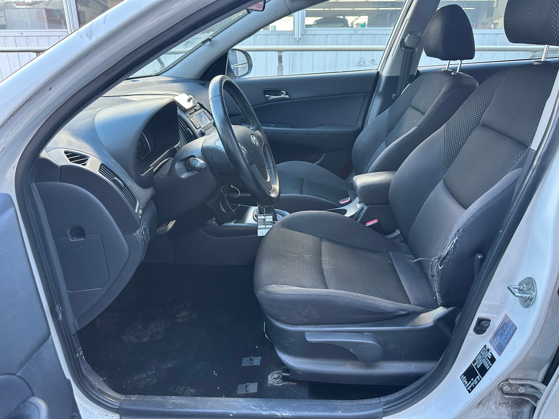 HYUNDAI i30 Wagon 1.6 Swiss Plus Edition-image-8