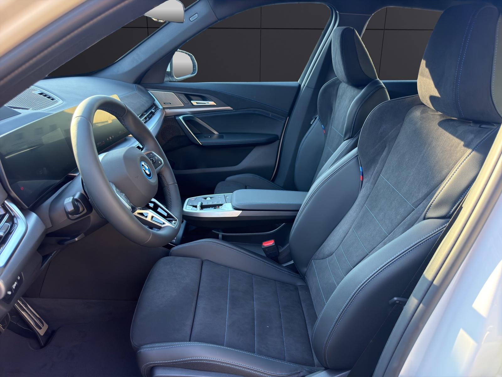 BMW X1 30e xDrive-image-1