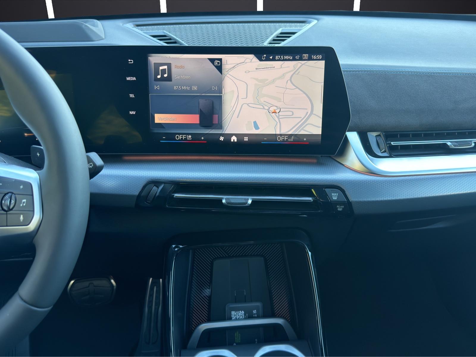 BMW X1 30e xDrive-image-12