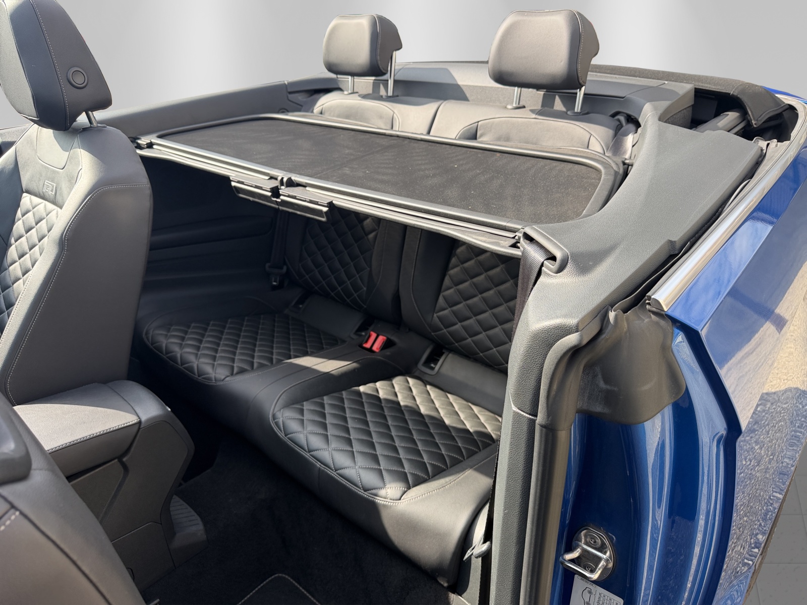 VW T-Roc Cabriolet 1.5 TSI EVO R-Line DSG-image-10