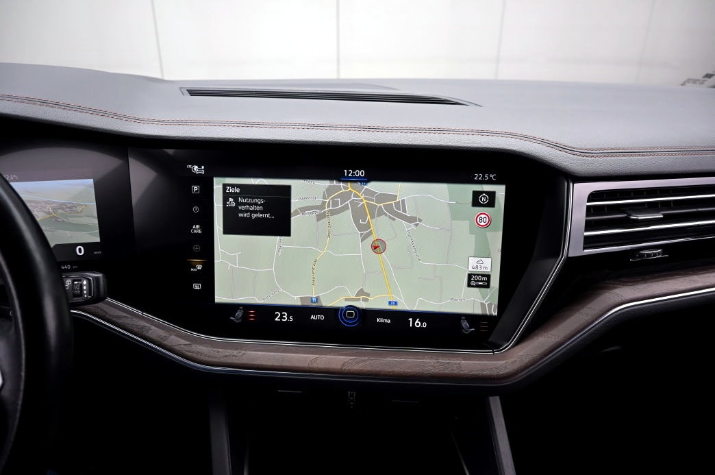 VW Touareg 3.0 TSI eHybrid AtmosphereTiptronic-image-11