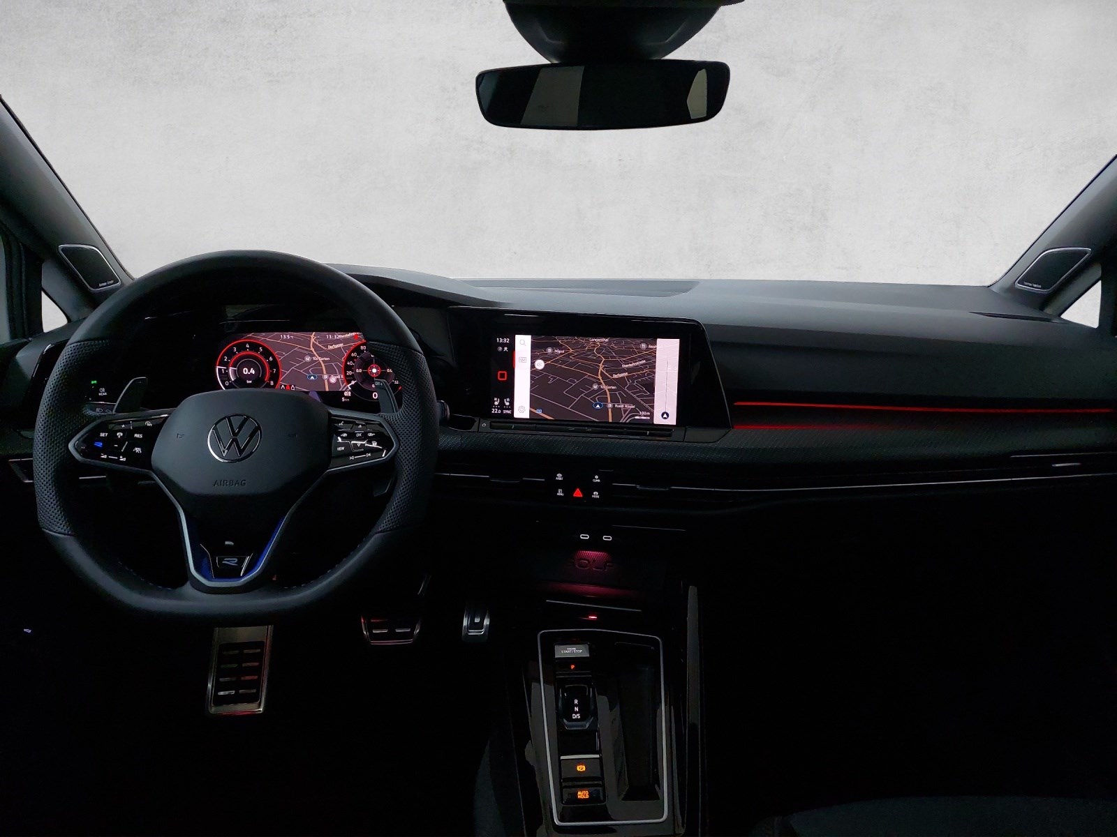 VW Golf Variant 2.0 TSI R DSG 4Motion-image-6