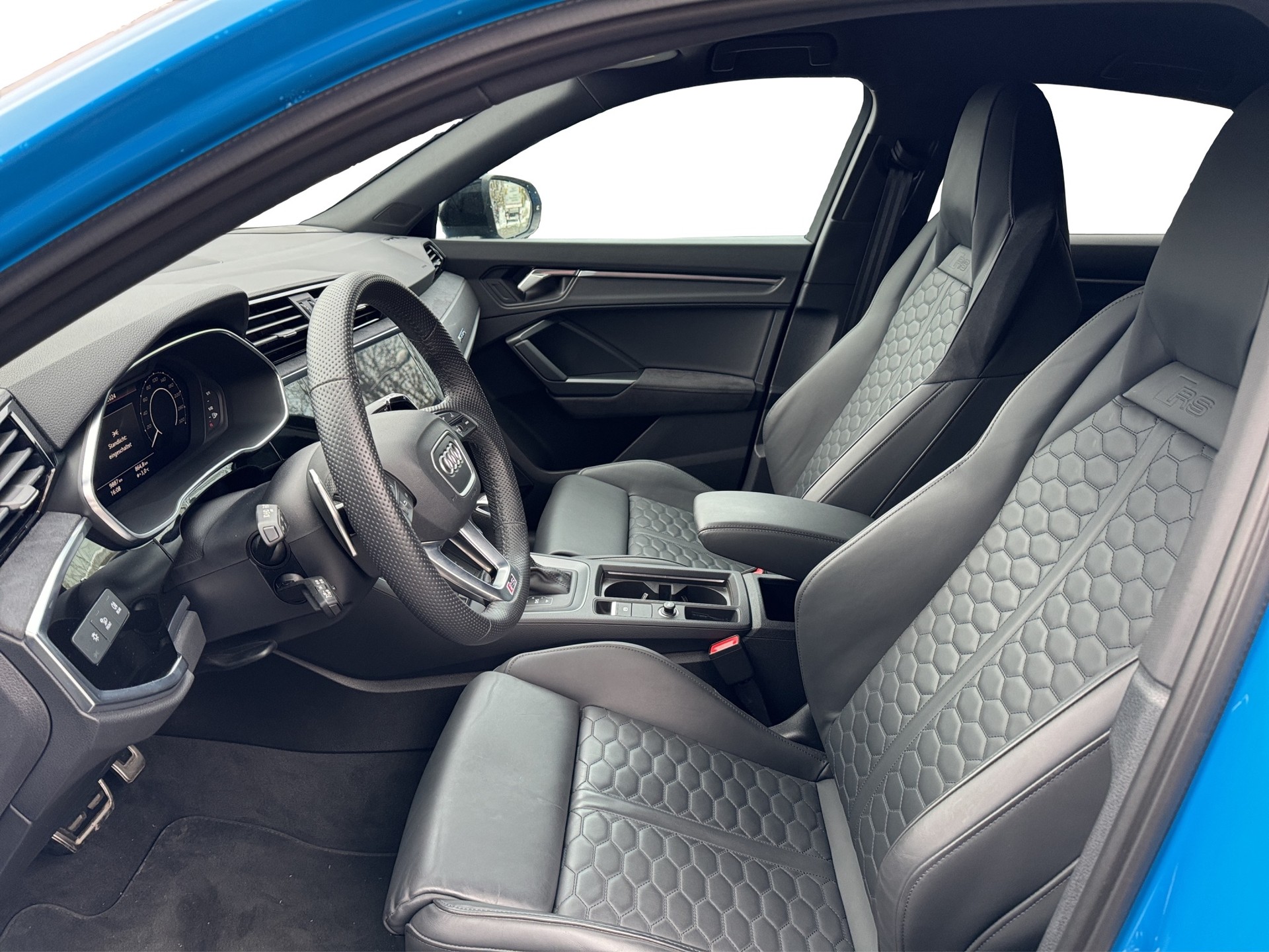 AUDI RS Q3 Sportback quattro S tronic-image-9