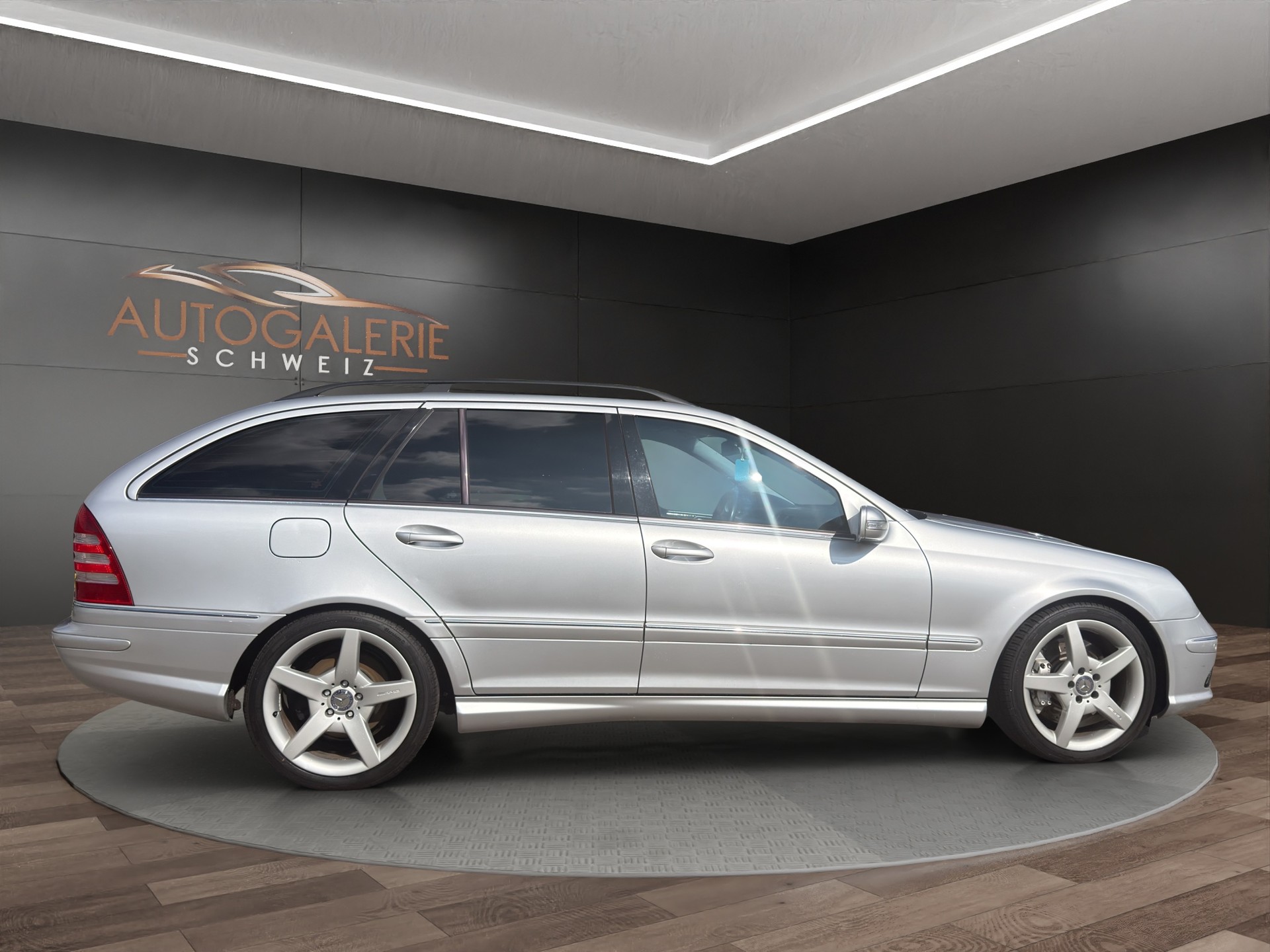 MERCEDES-BENZ C 55 AMG Automatic | CH | Nur 595 Stück gebaut | MFK 08/25 | CarPlay Alpine | Rück-Kamera | DashCam | ORIGINALZUSTAND |-image-5