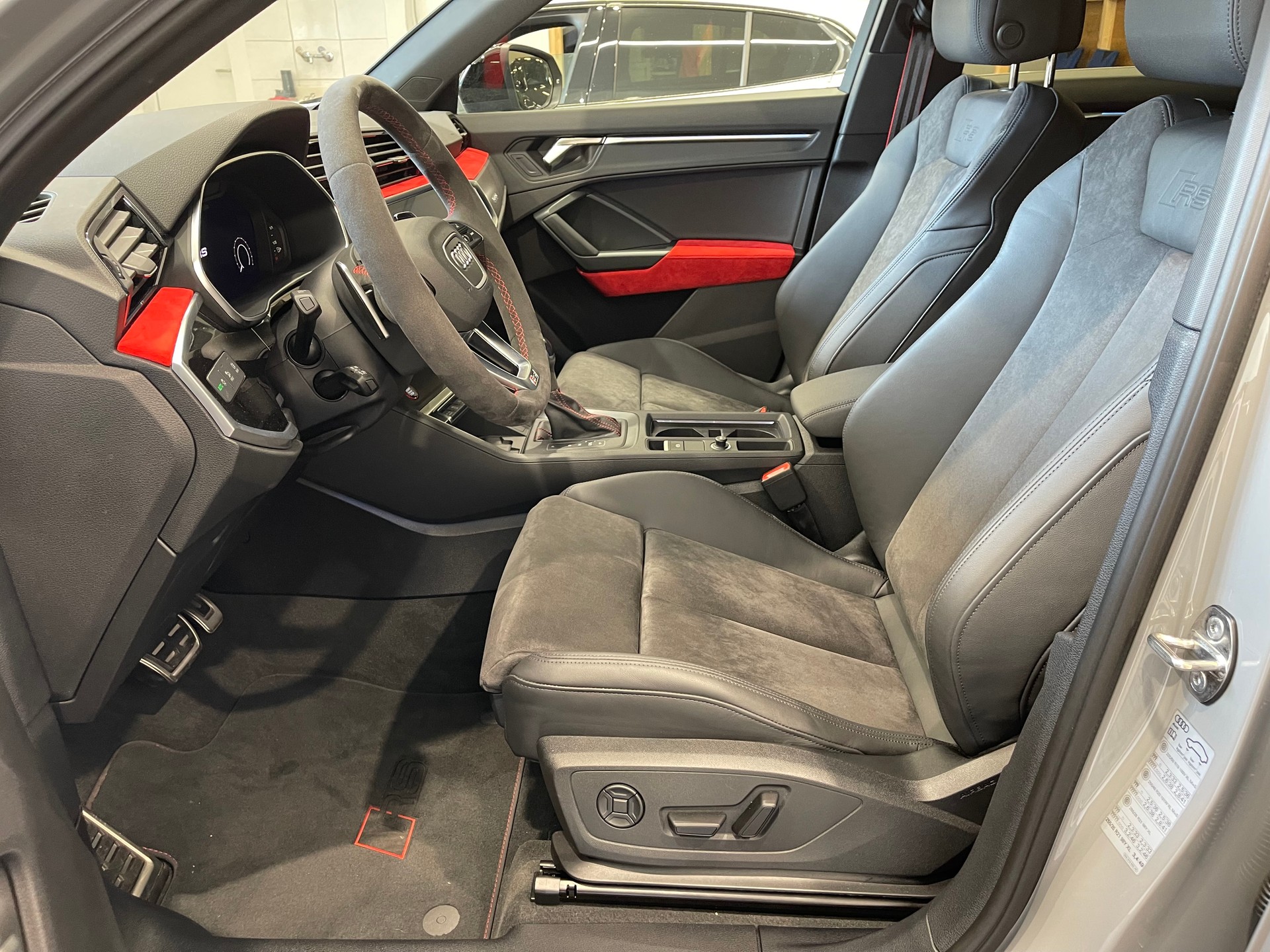 AUDI RS Q3 2.5 TFSI quattro S tronic *NARDO*-image-8