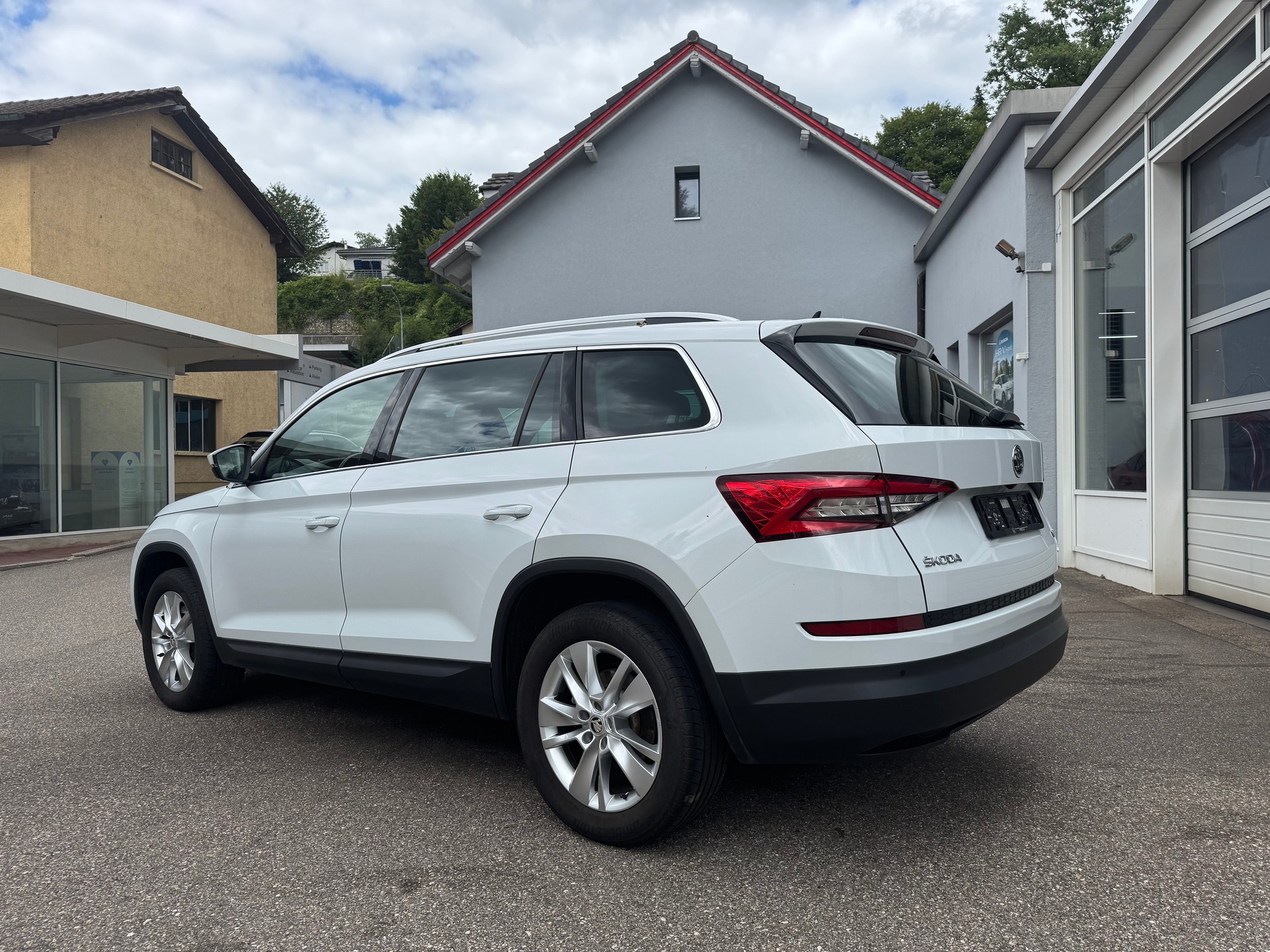 SKODA Kodiaq 2.0 TSI Ambition DSG 4x4-image-4