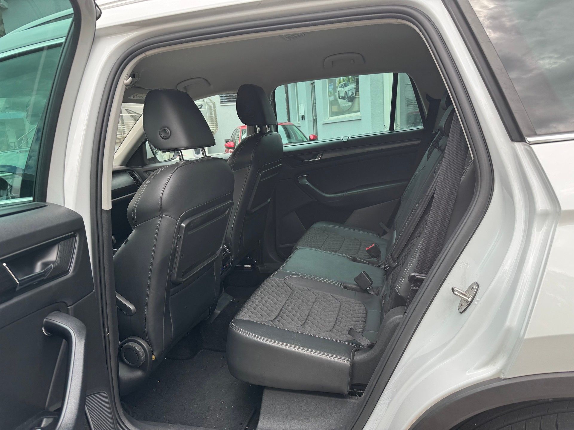 SKODA Kodiaq 2.0 TSI Ambition DSG 4x4-image-9