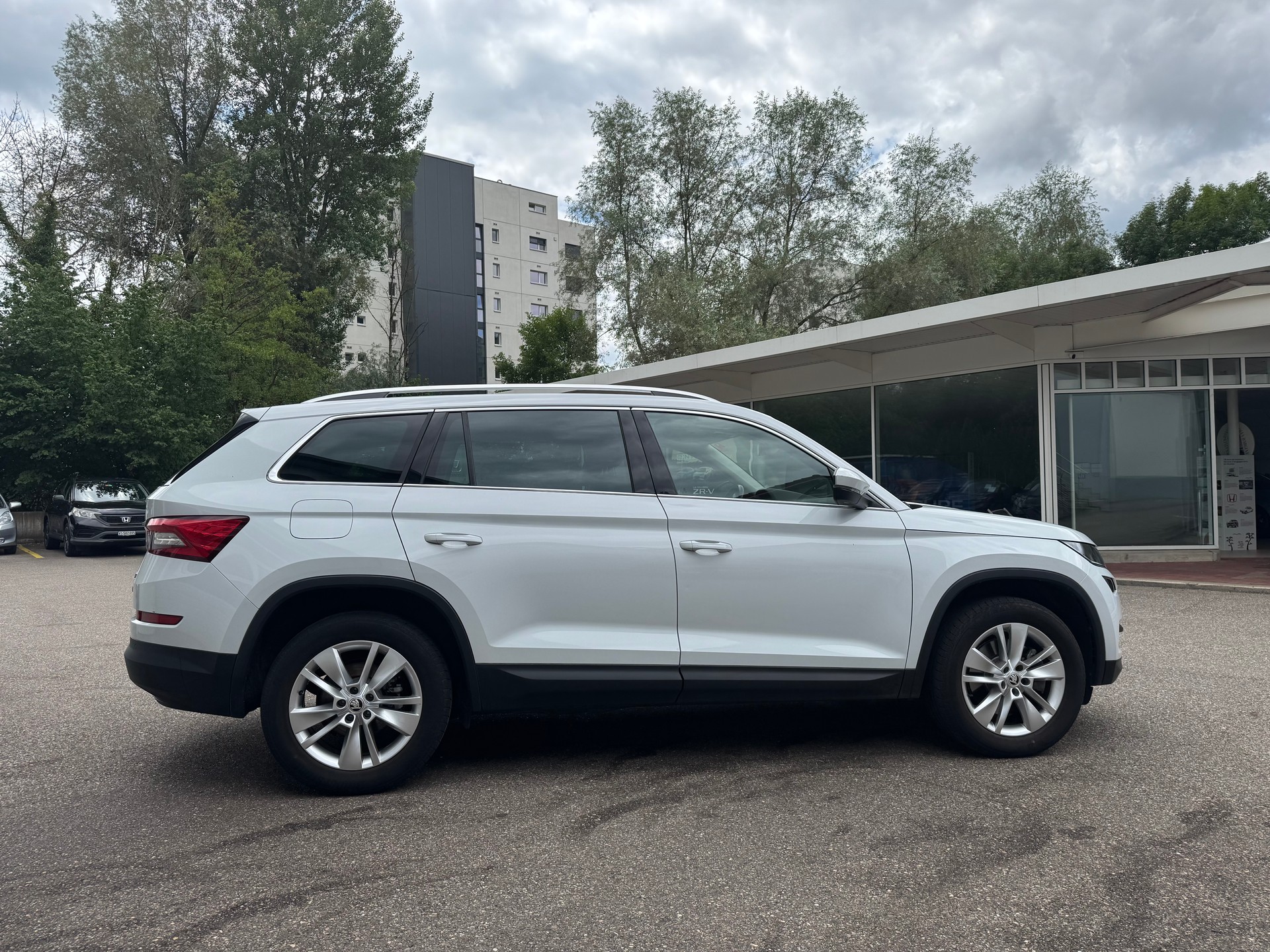 SKODA Kodiaq 2.0 TSI Ambition DSG 4x4-image-8