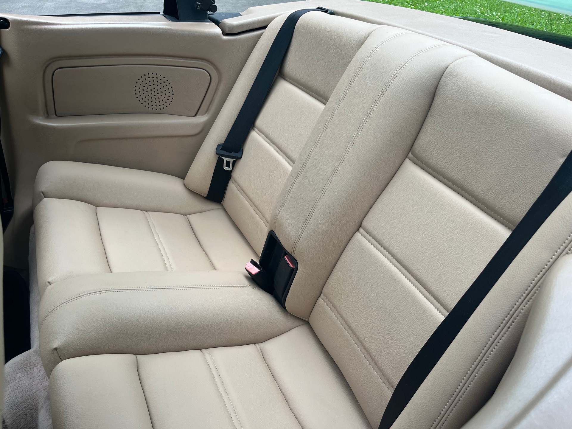 BMW 325i Cabrio-image-7