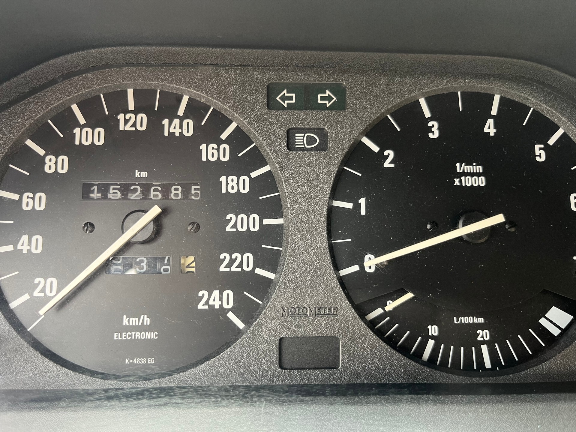 BMW 325i Cabrio-image-5