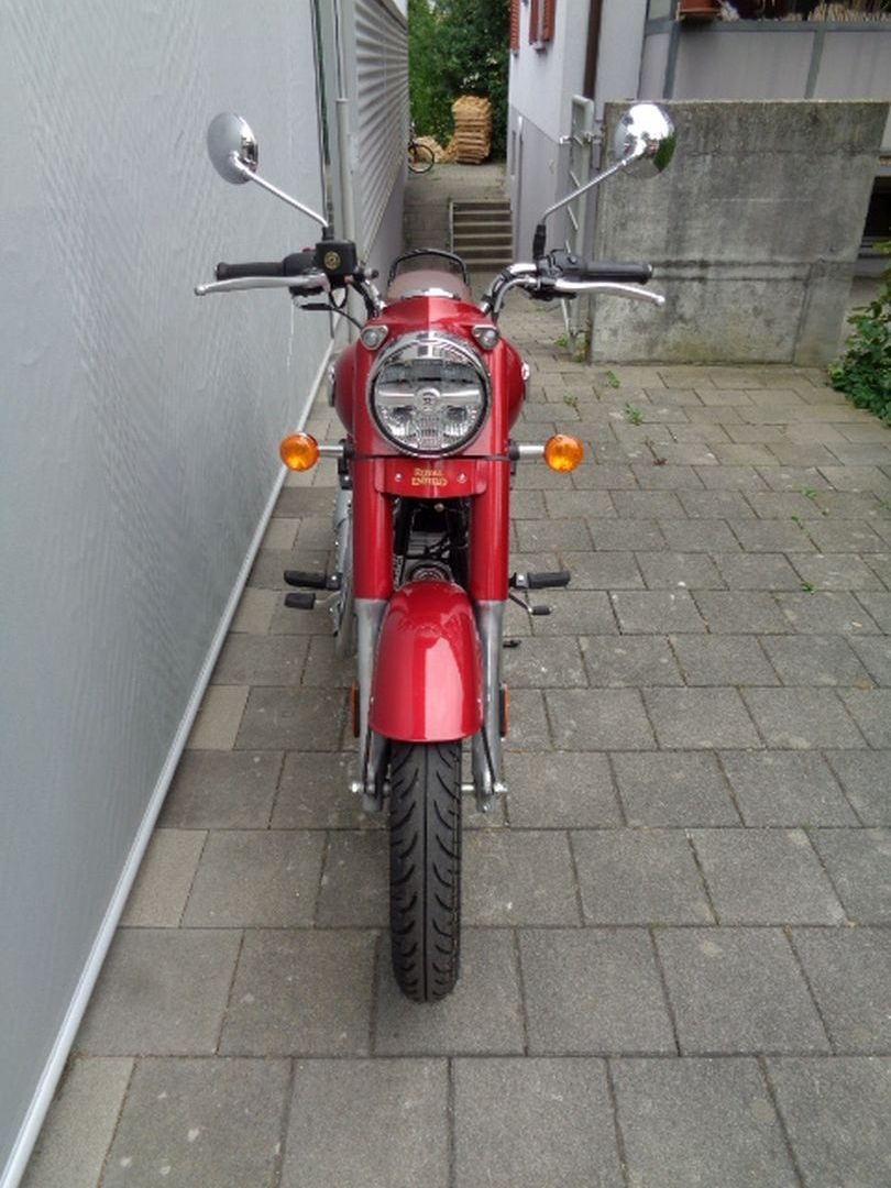 ROYAL ENFIELD CLASSIC 350 E5-showroom-element-2