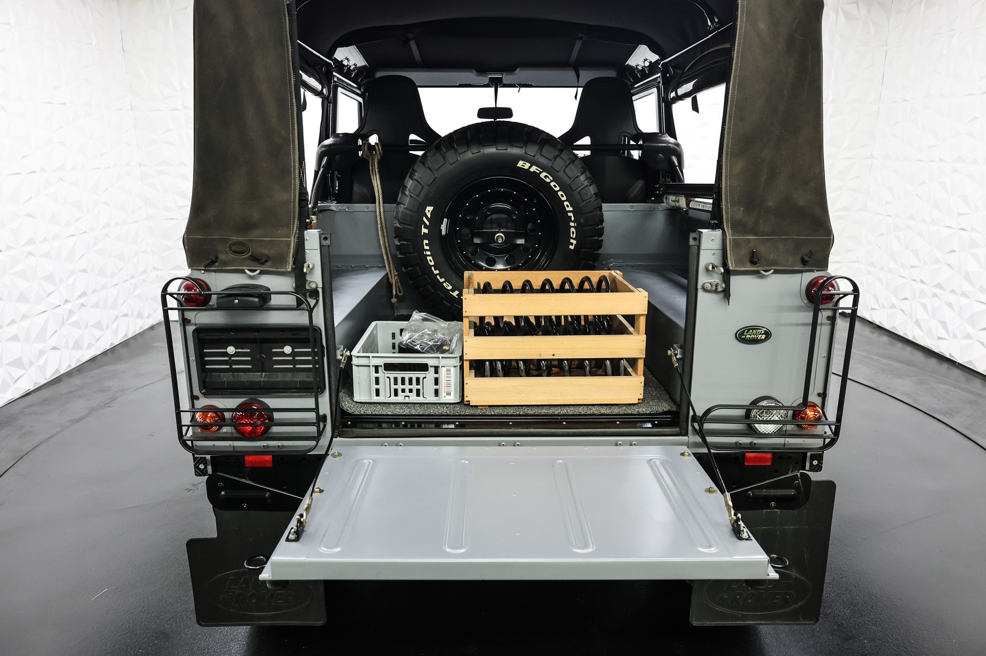 LAND ROVER Defender 90 TD5-image-25