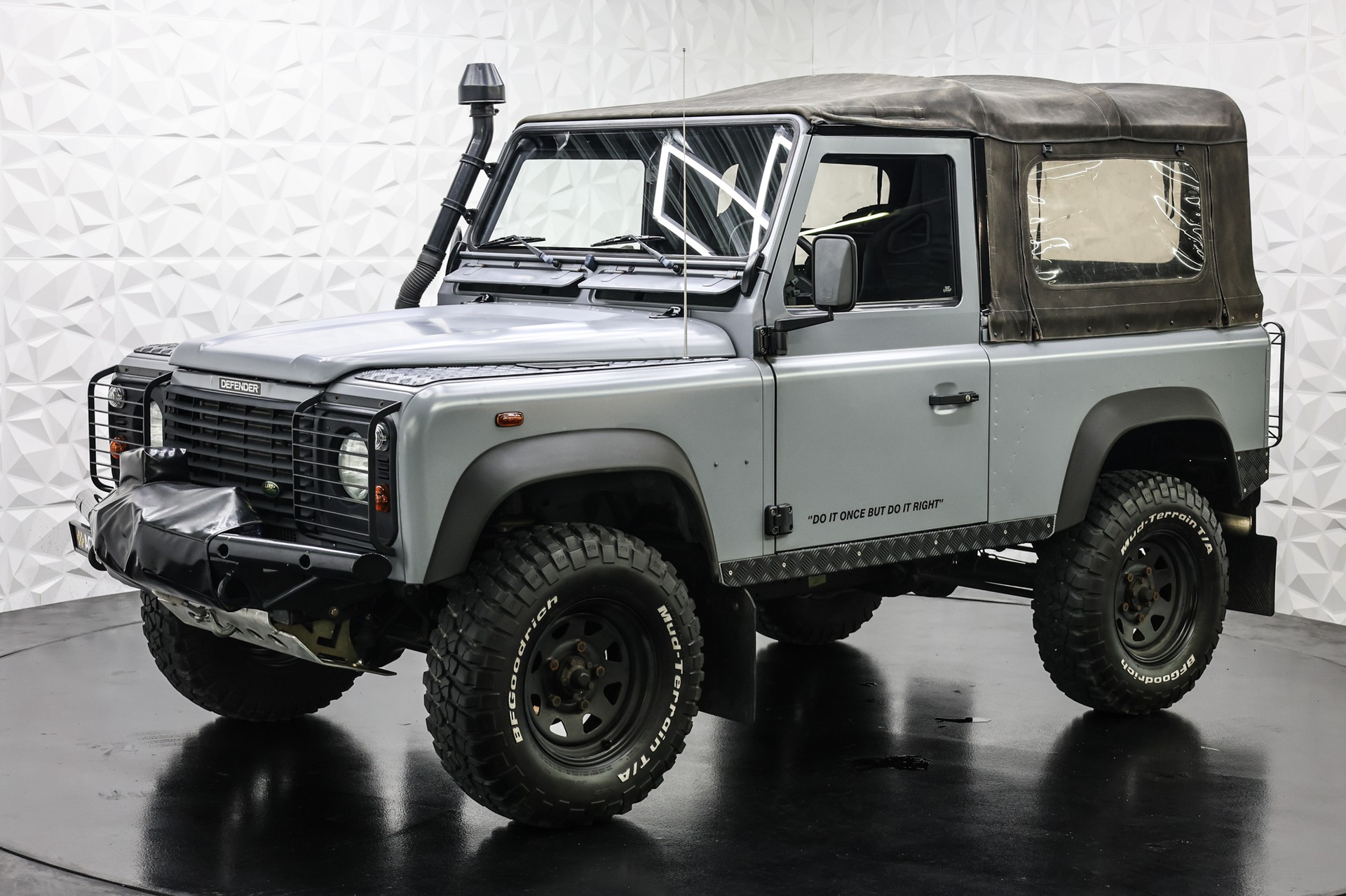 LAND ROVER Defender 90 TD5-image-6