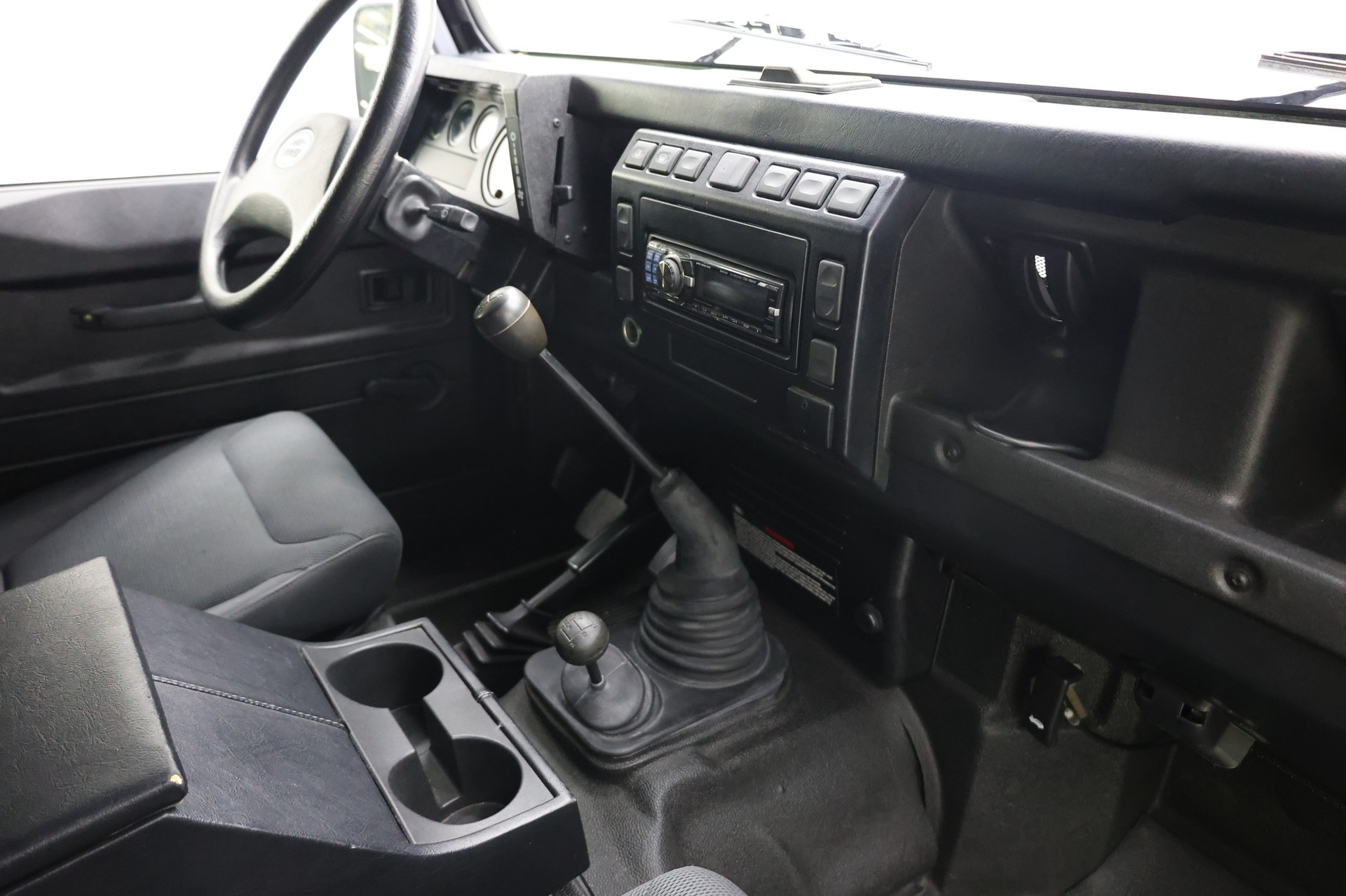 LAND ROVER Defender 90 TD5-image-15