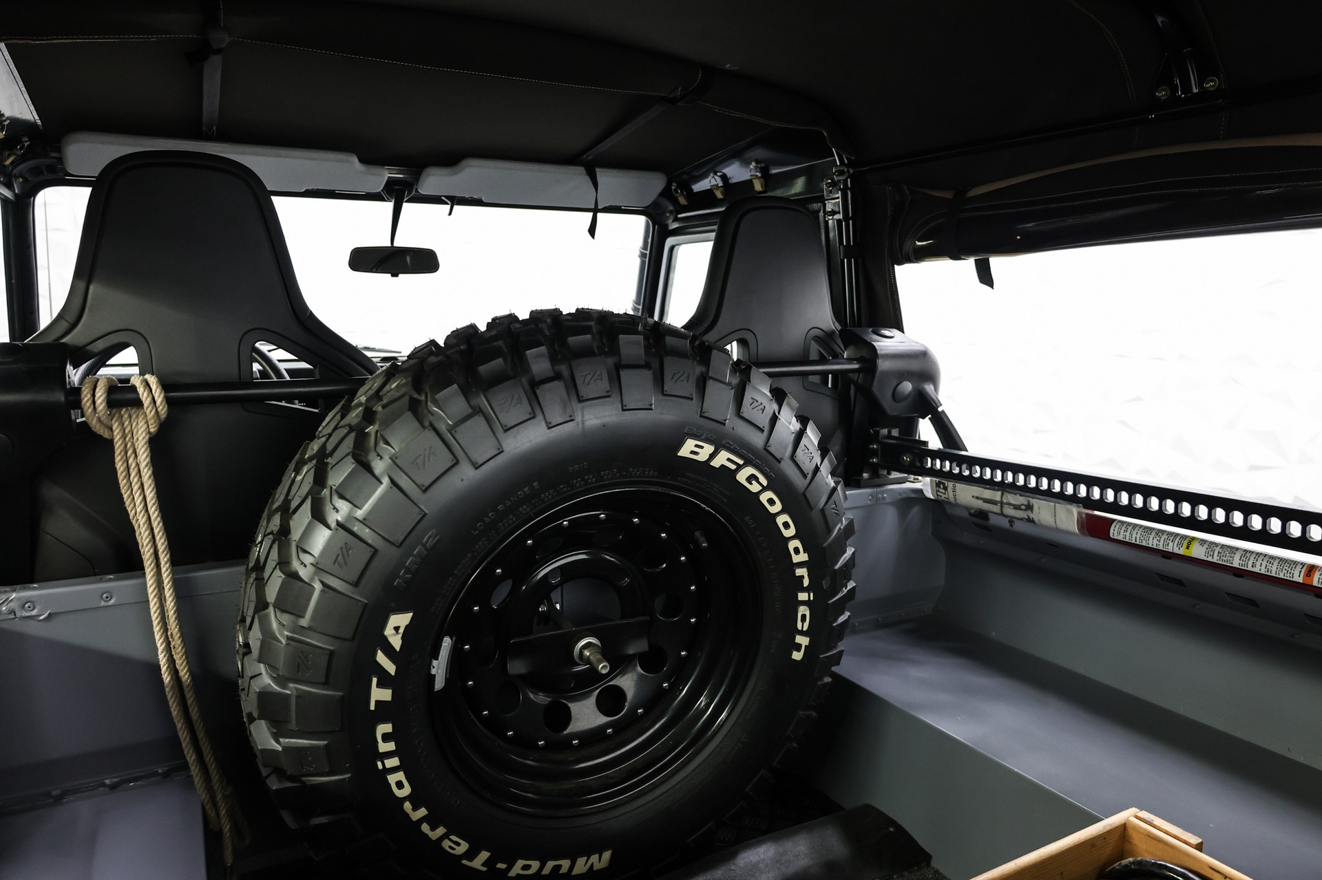 LAND ROVER Defender 90 TD5-image-23
