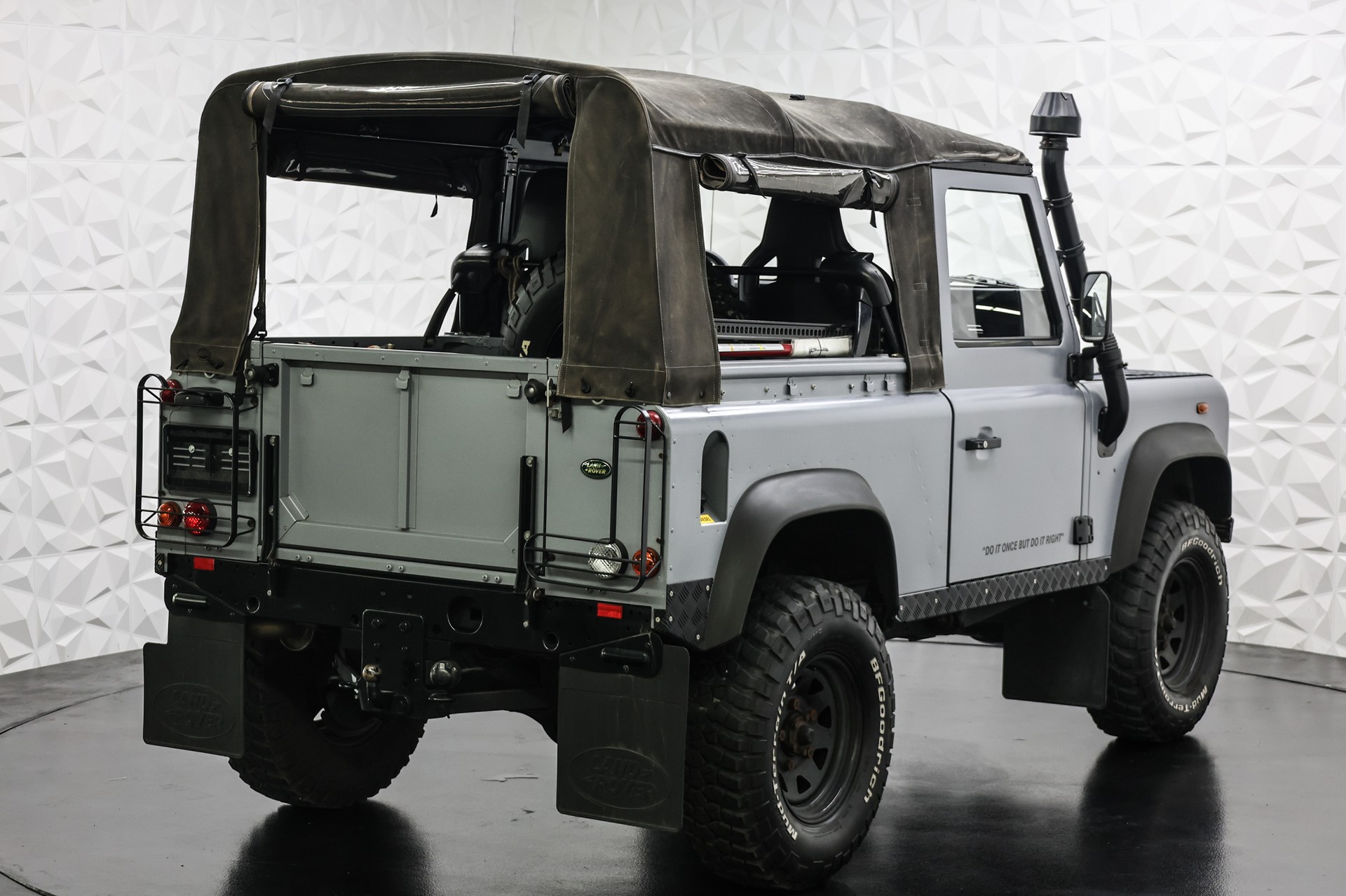 LAND ROVER Defender 90 TD5-image-5