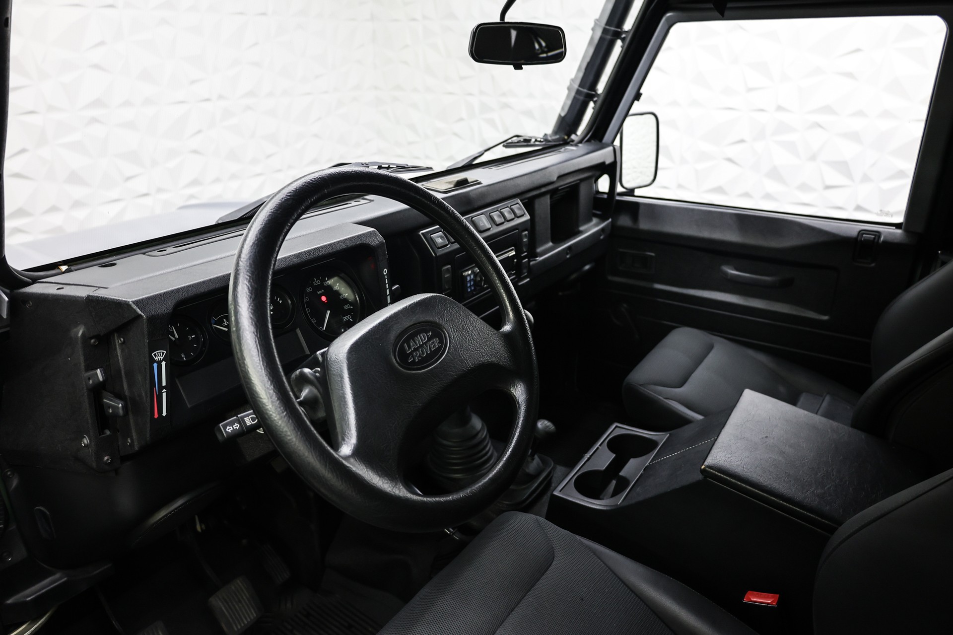 LAND ROVER Defender 90 TD5-image-13