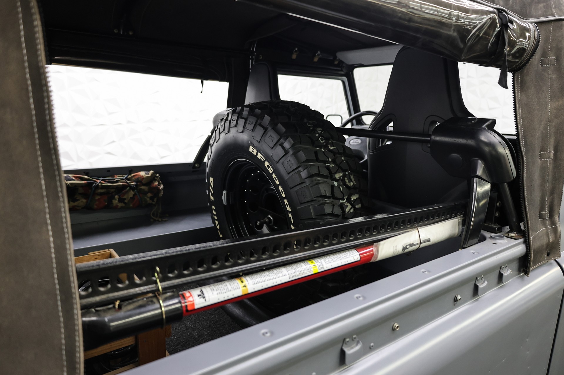 LAND ROVER Defender 90 TD5-image-26