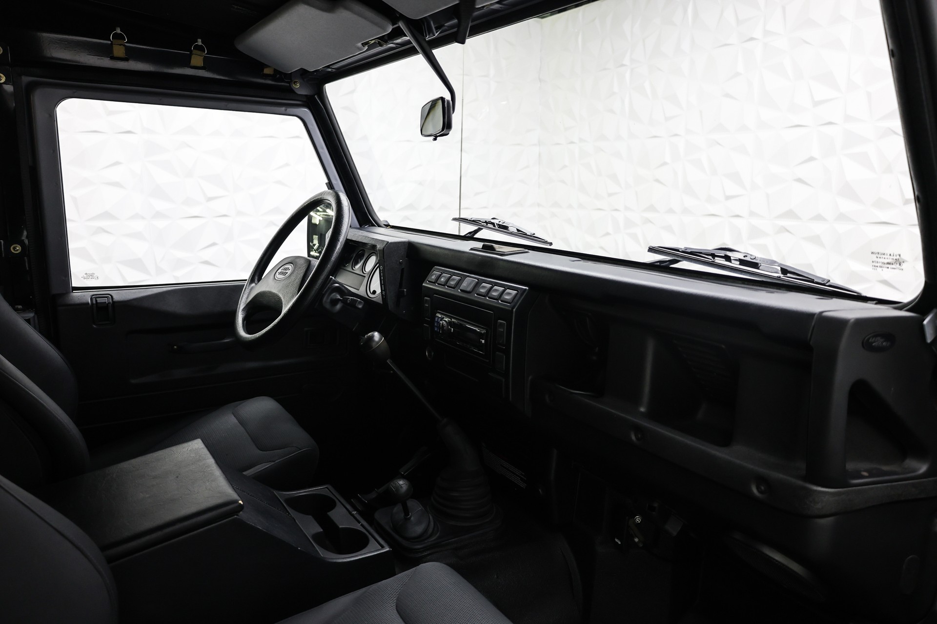 LAND ROVER Defender 90 TD5-image-16