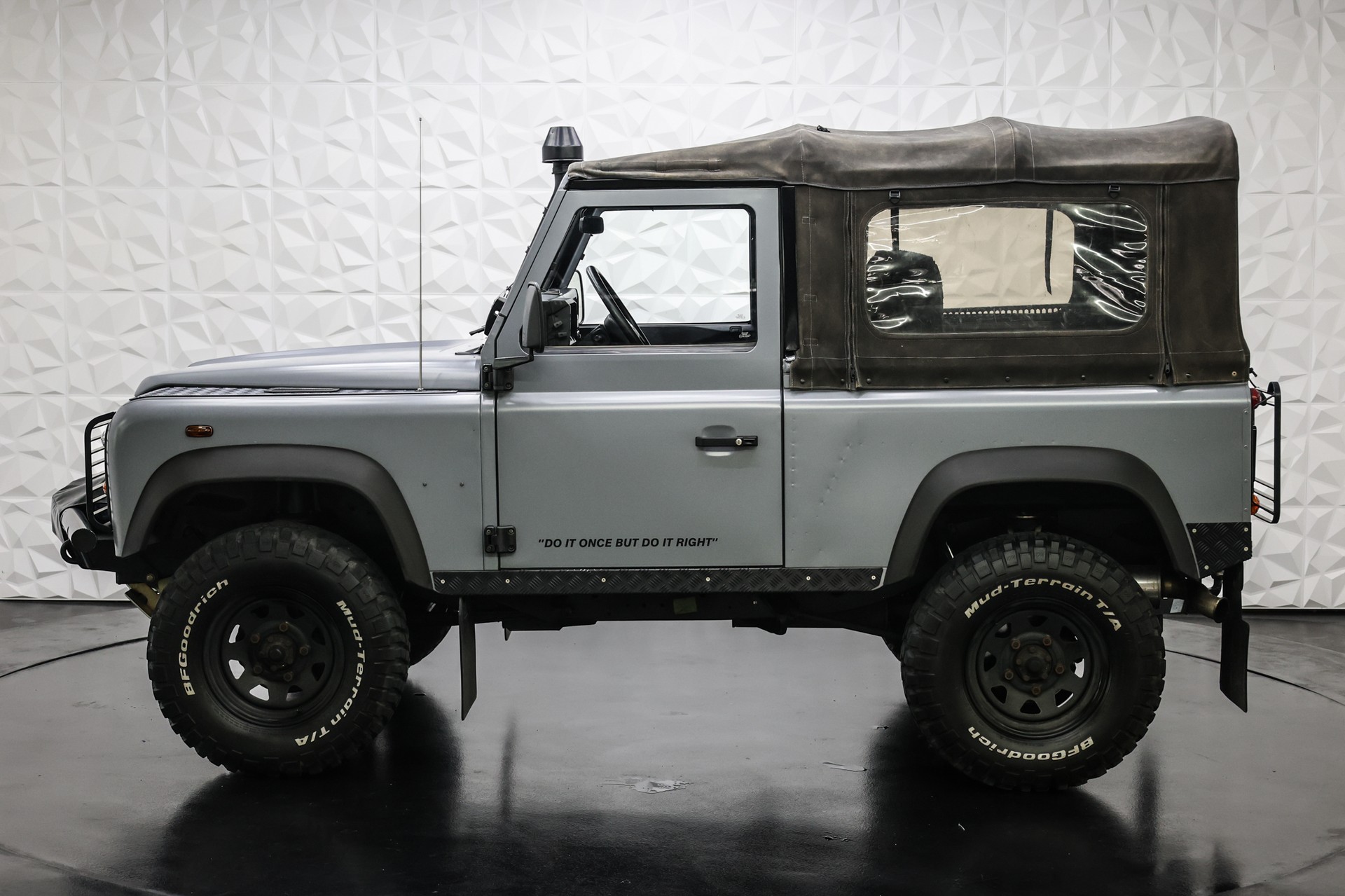 LAND ROVER Defender 90 TD5-image-7