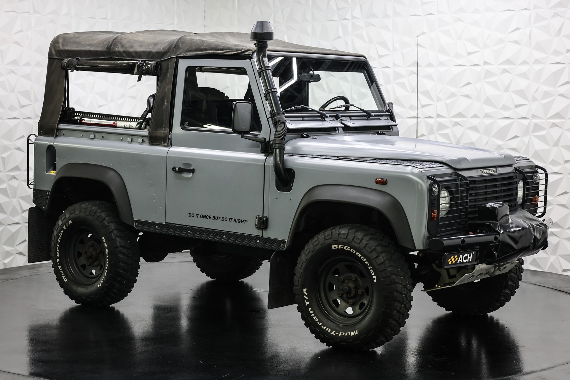 LAND ROVER Defender 90 TD5-image-11