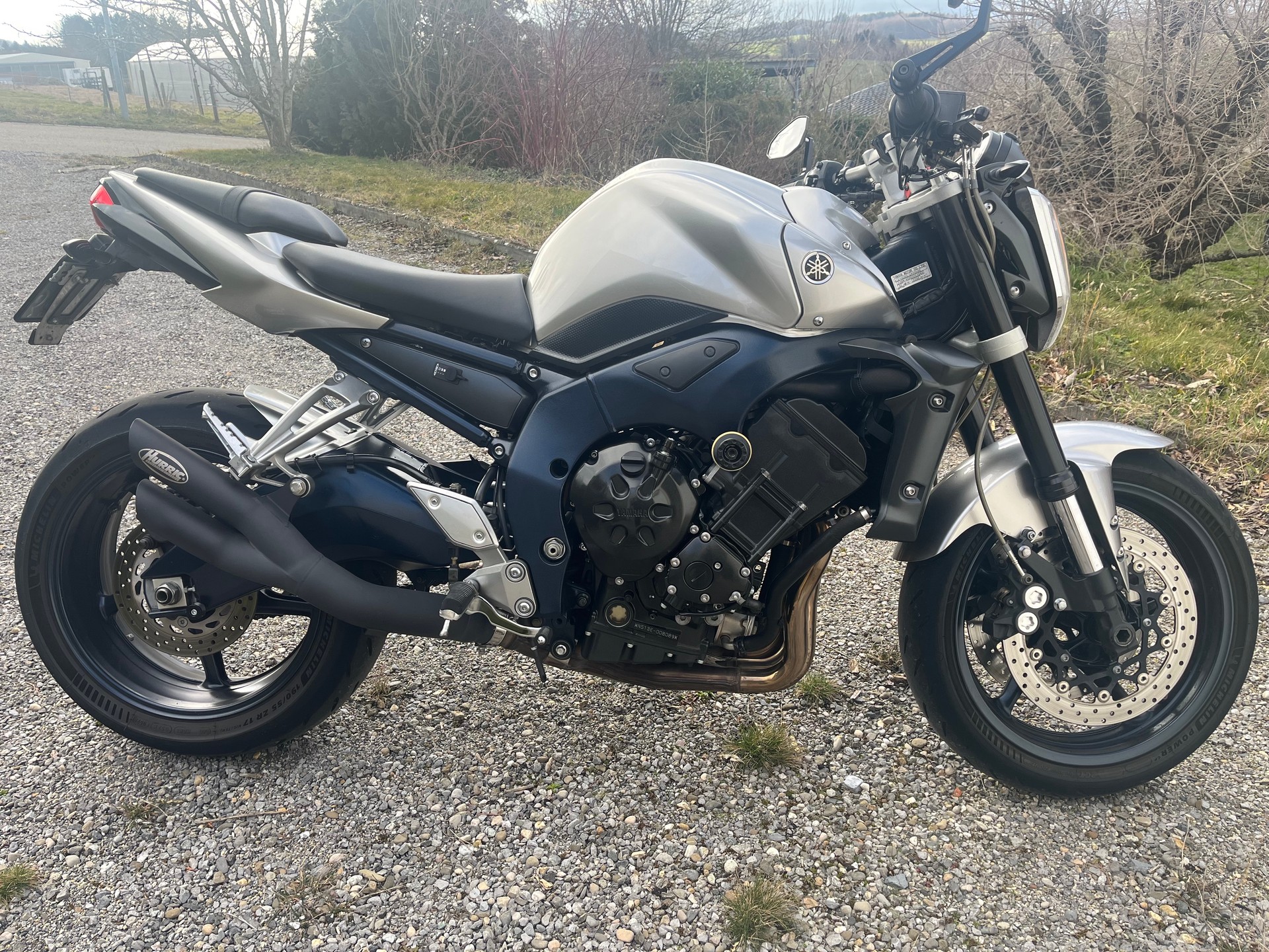 YAMAHA FZ1