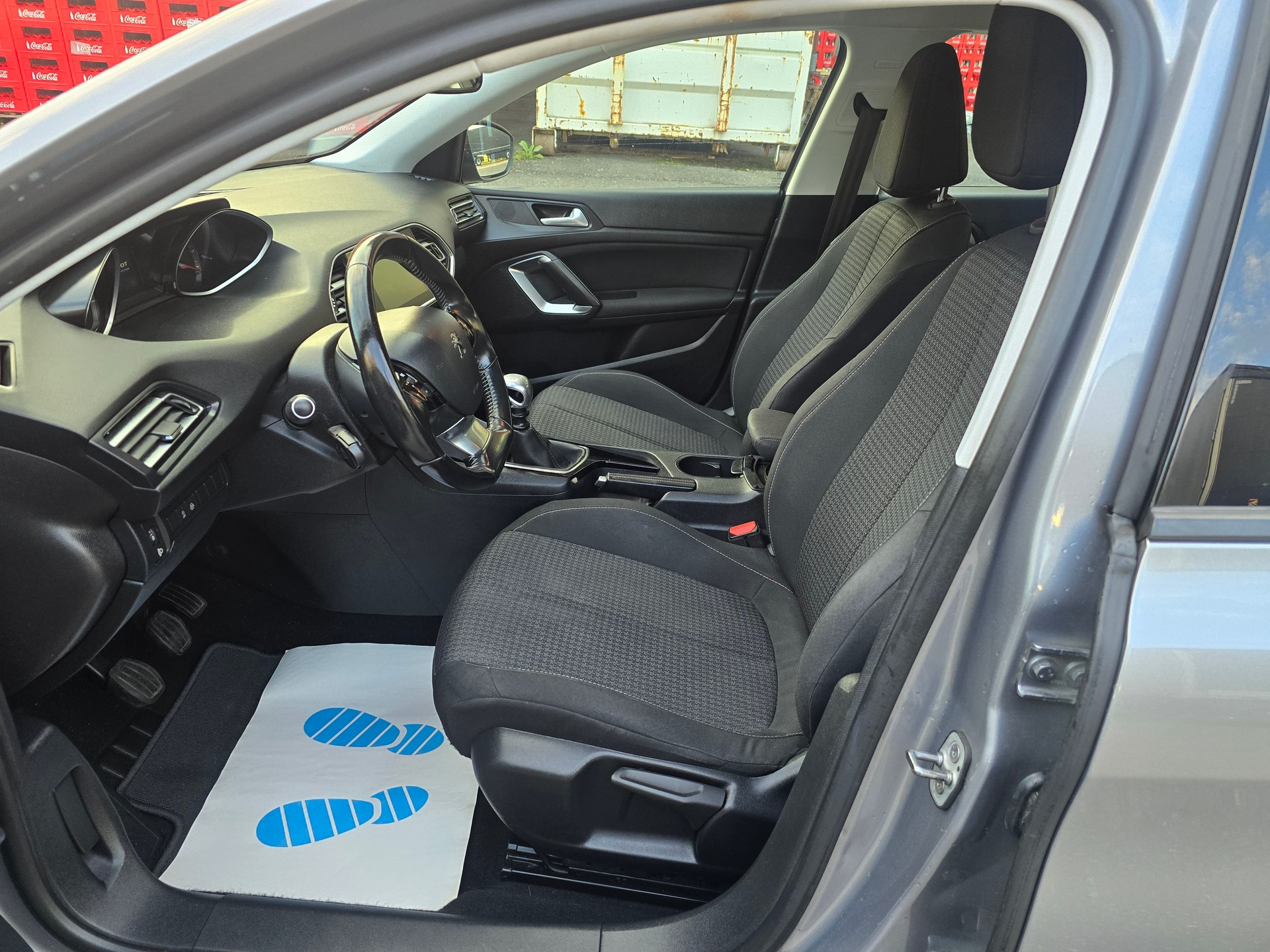 PEUGEOT 308 SW 1.5 BlueHDI Allure-image-9