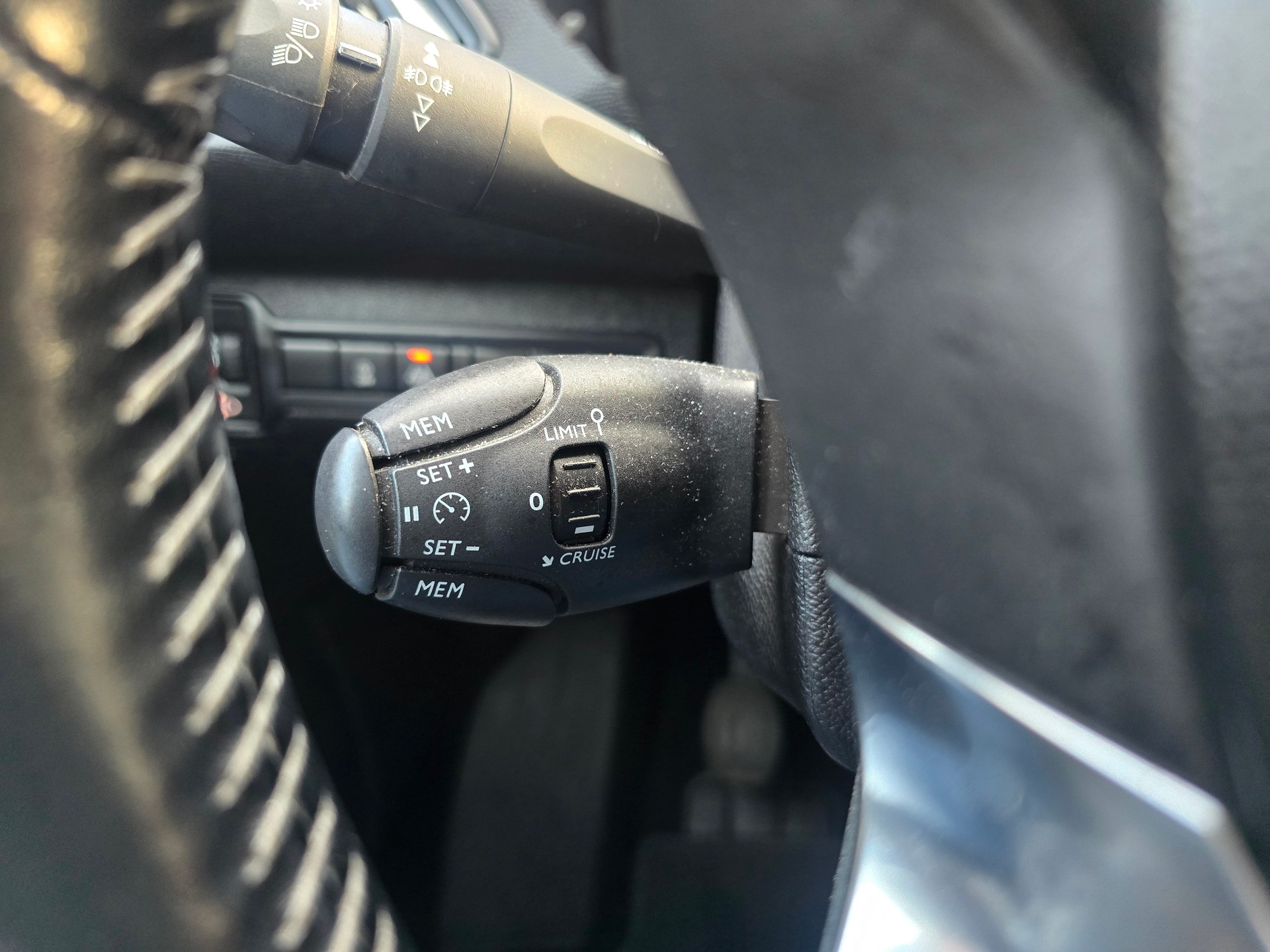 PEUGEOT 308 SW 1.5 BlueHDI Allure-image-25