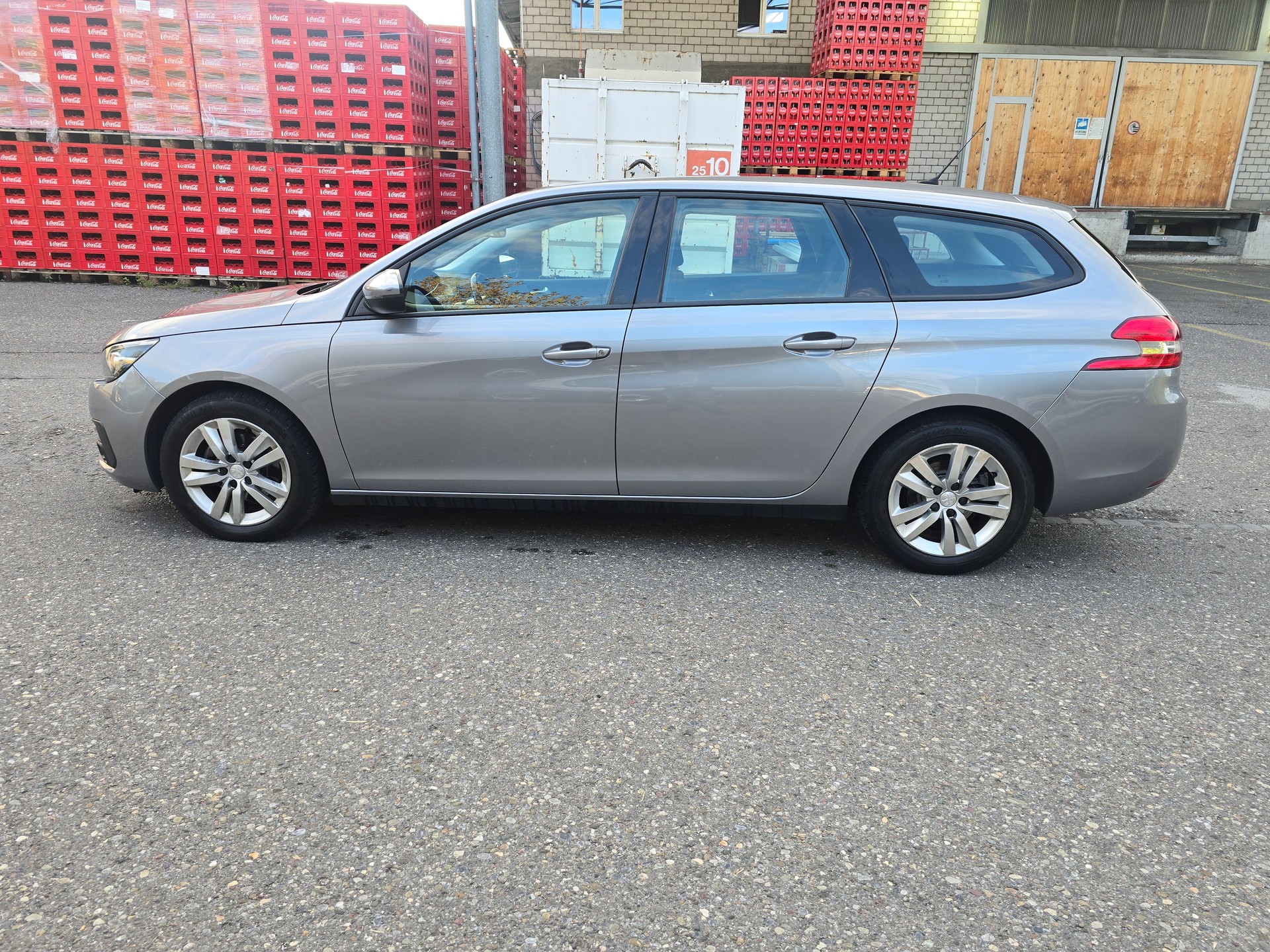PEUGEOT 308 SW 1.5 BlueHDI Allure-image-8
