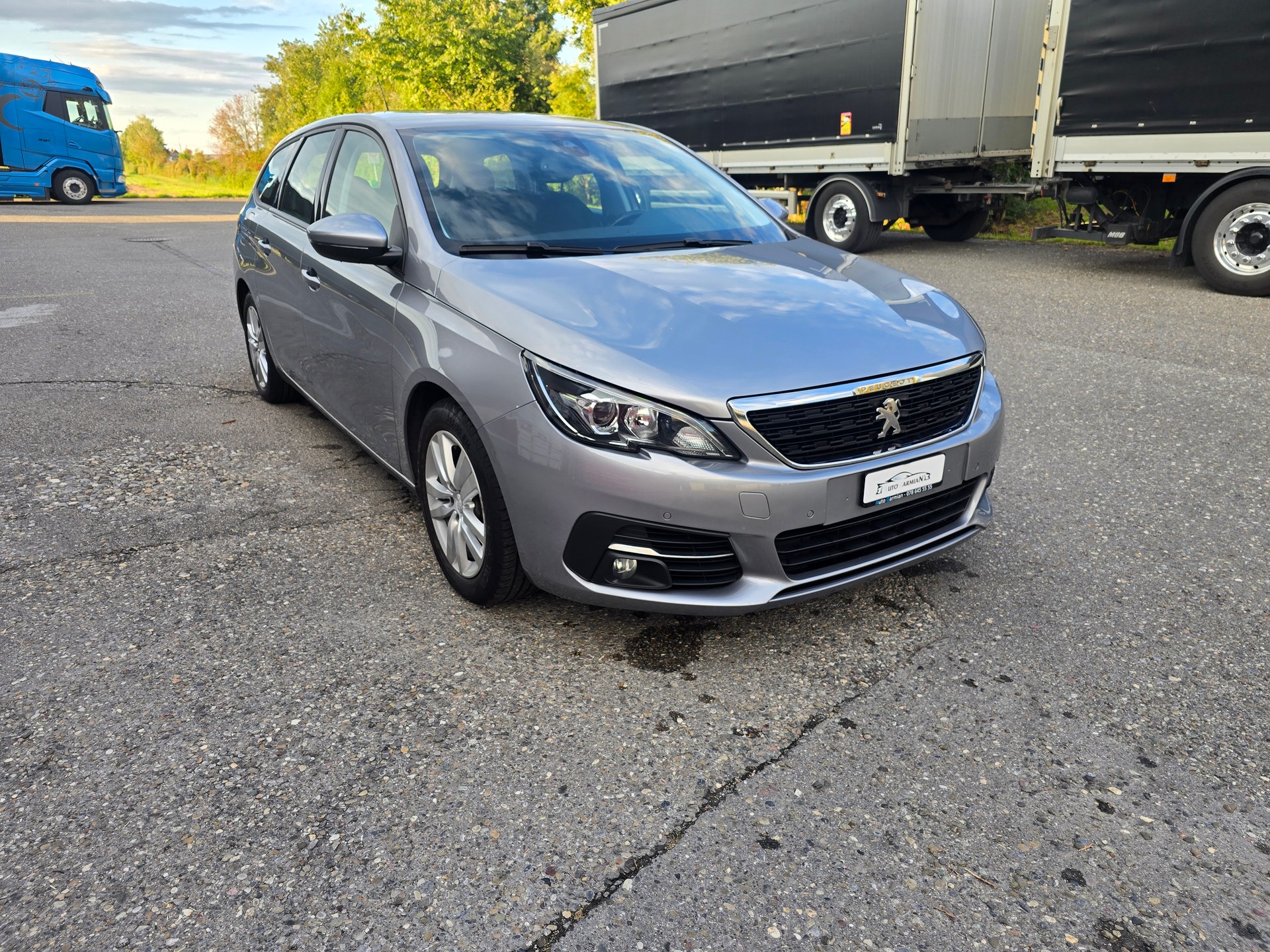 PEUGEOT 308 SW 1.5 BlueHDI Allure-image-2