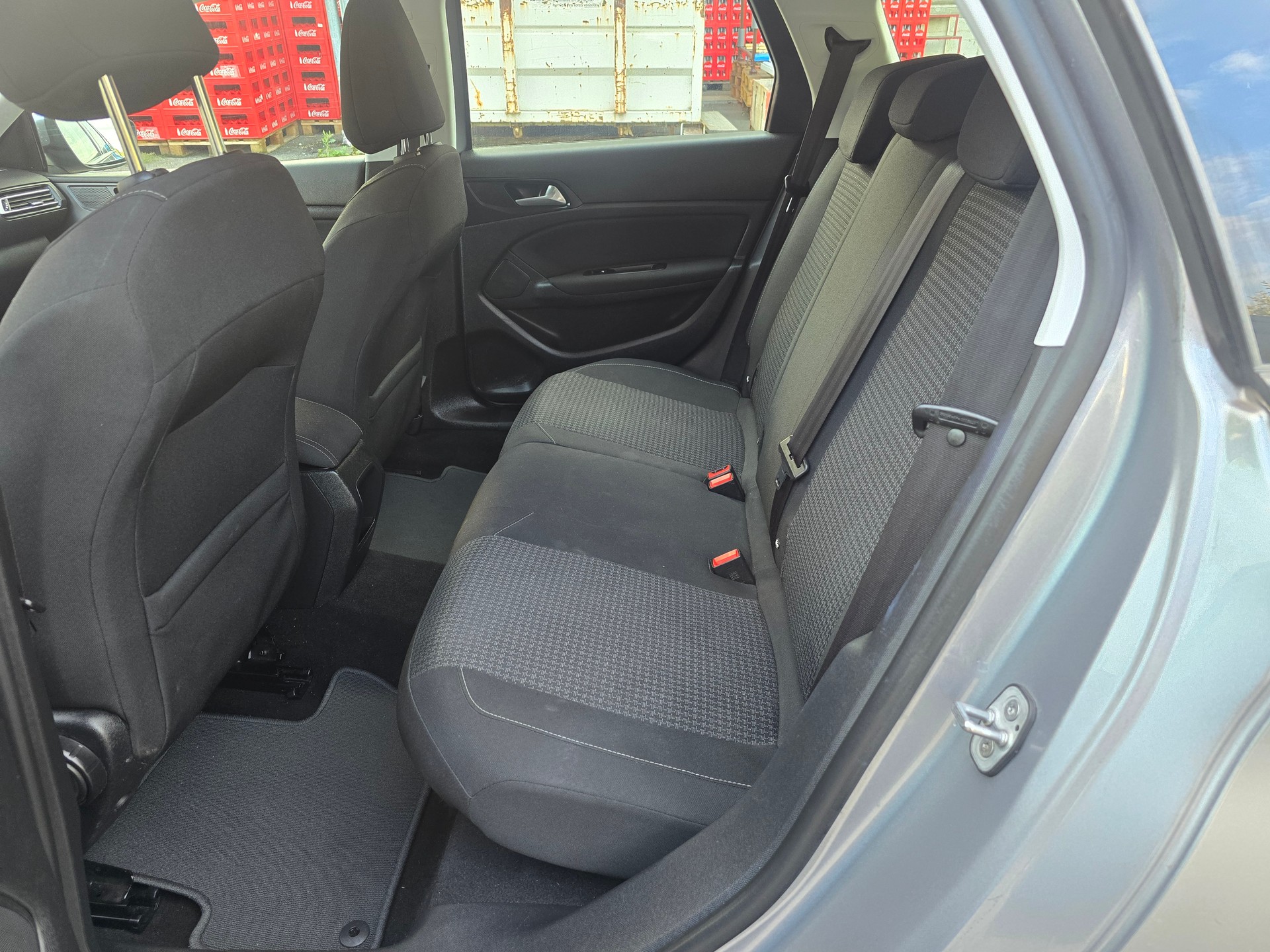 PEUGEOT 308 SW 1.5 BlueHDI Allure-image-12