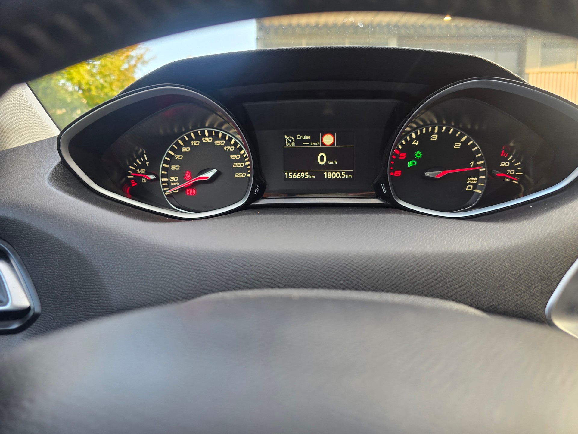 PEUGEOT 308 SW 1.5 BlueHDI Allure-image-22