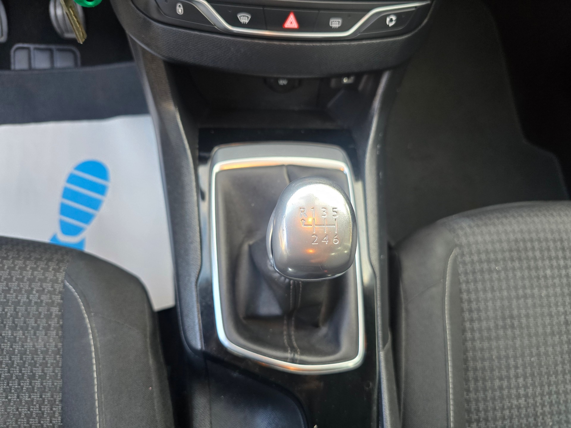 PEUGEOT 308 SW 1.5 BlueHDI Allure-image-16