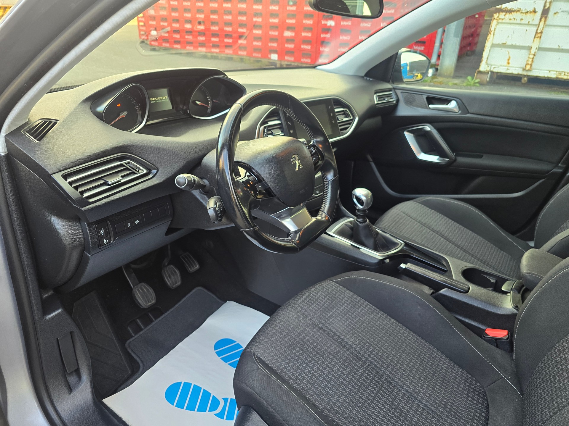 PEUGEOT 308 SW 1.5 BlueHDI Allure-image-10