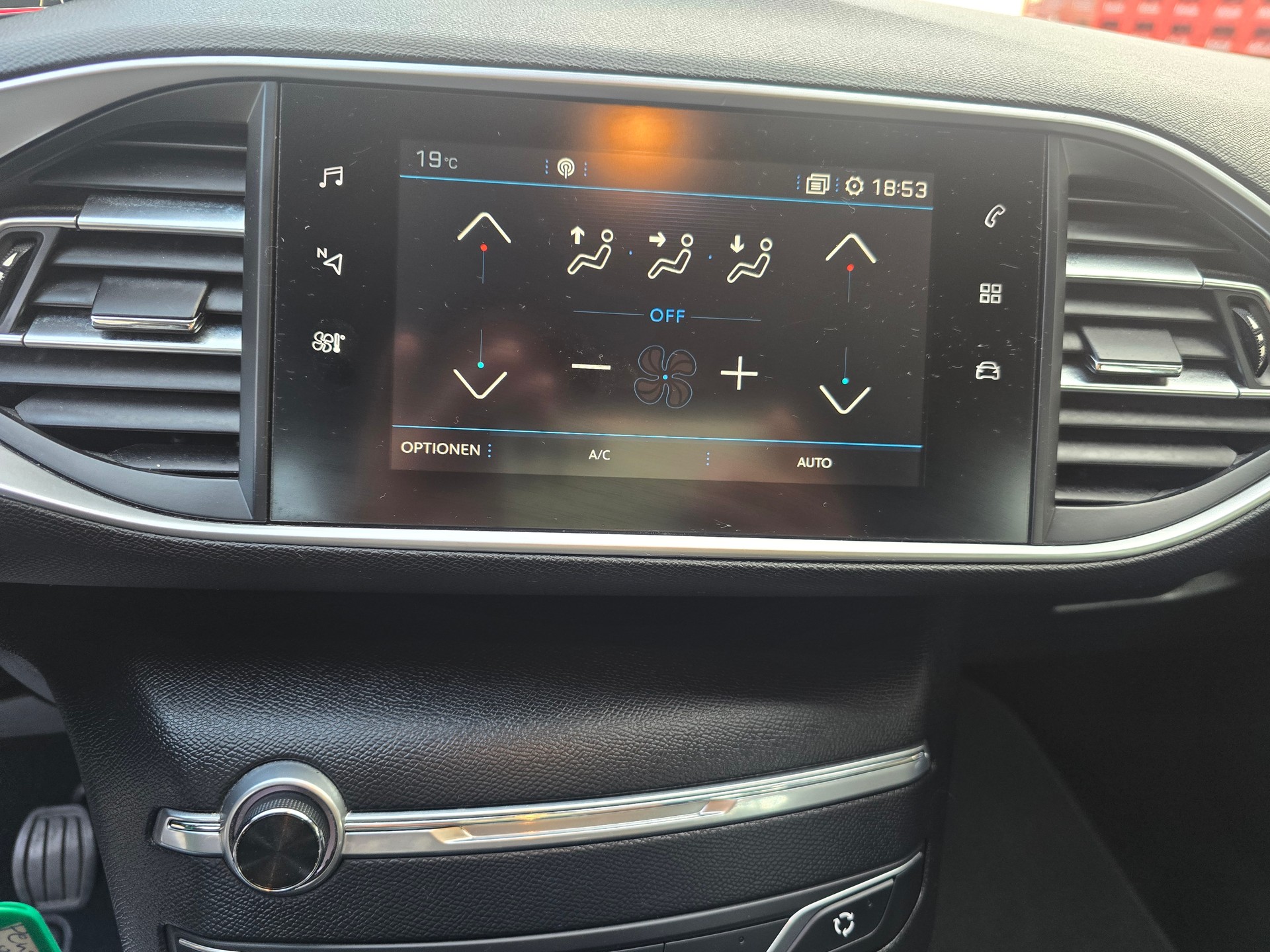 PEUGEOT 308 SW 1.5 BlueHDI Allure-image-18