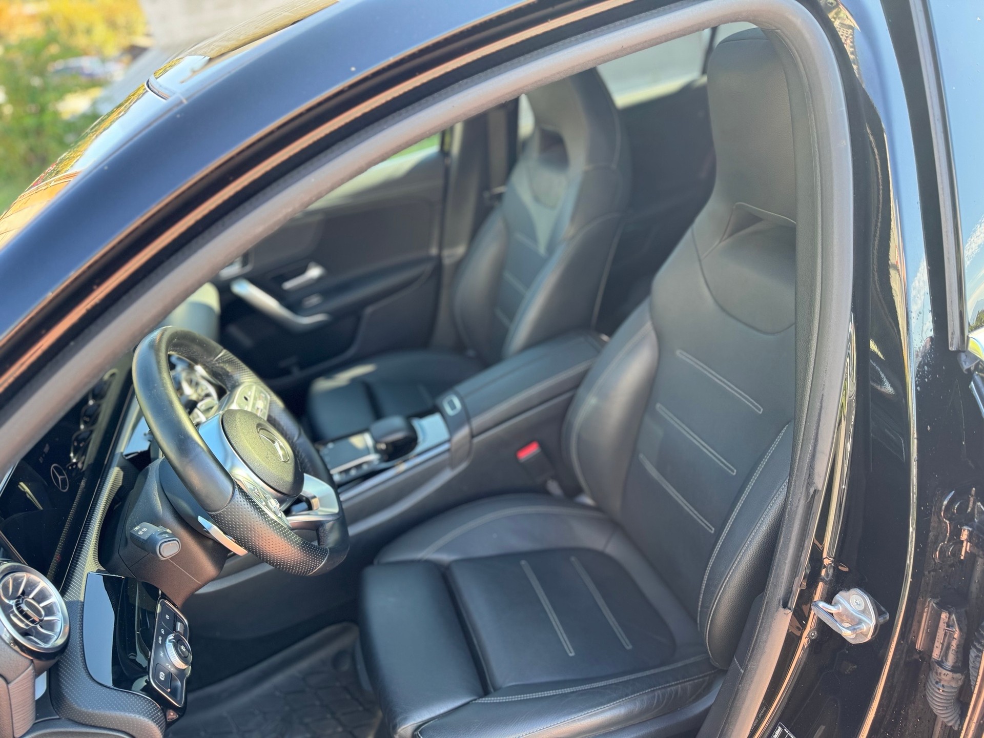 MERCEDES-BENZ A 250e AMG Line 8G-DCT-image-12