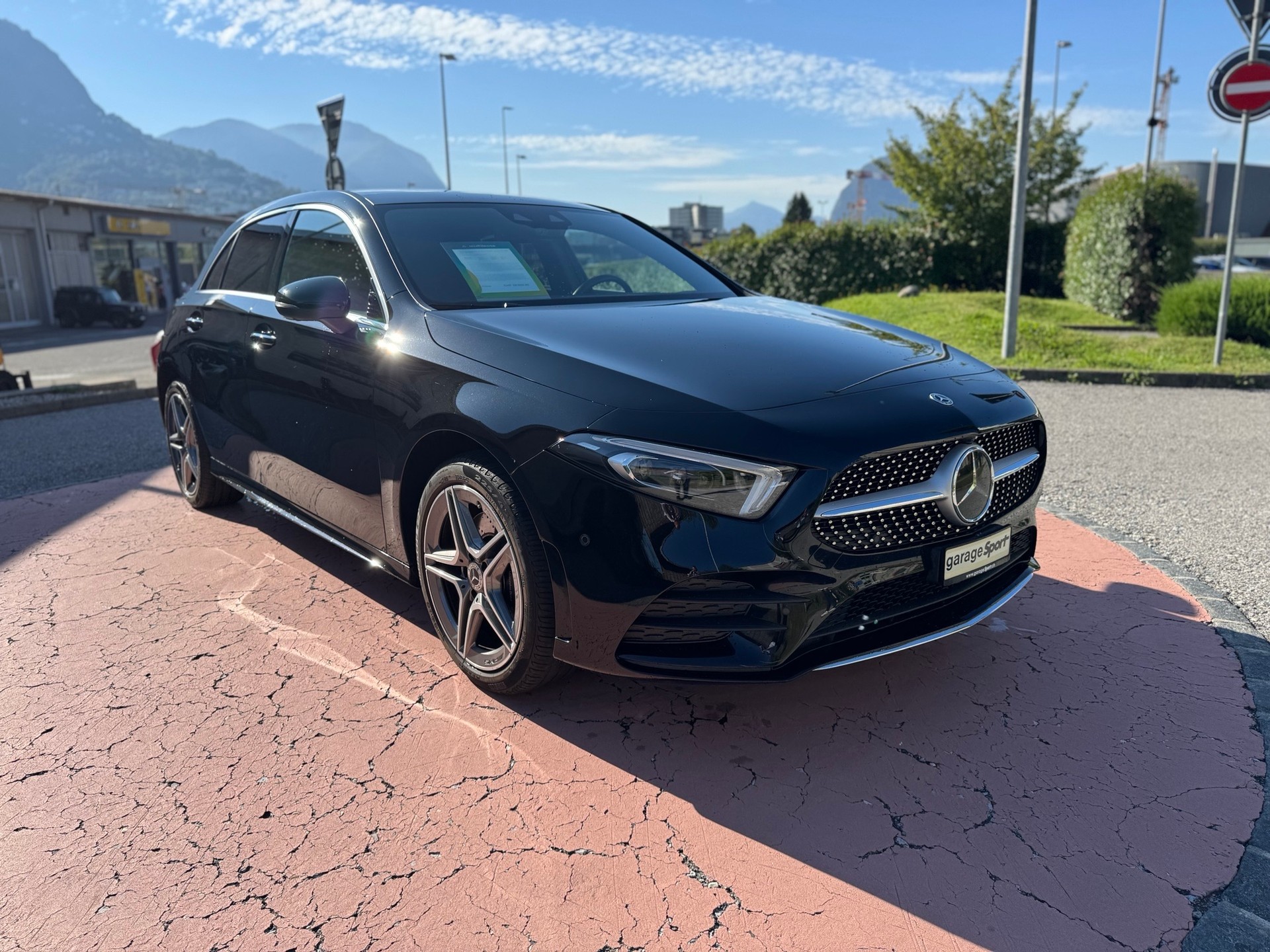 MERCEDES-BENZ A 250e AMG Line 8G-DCT-image-0