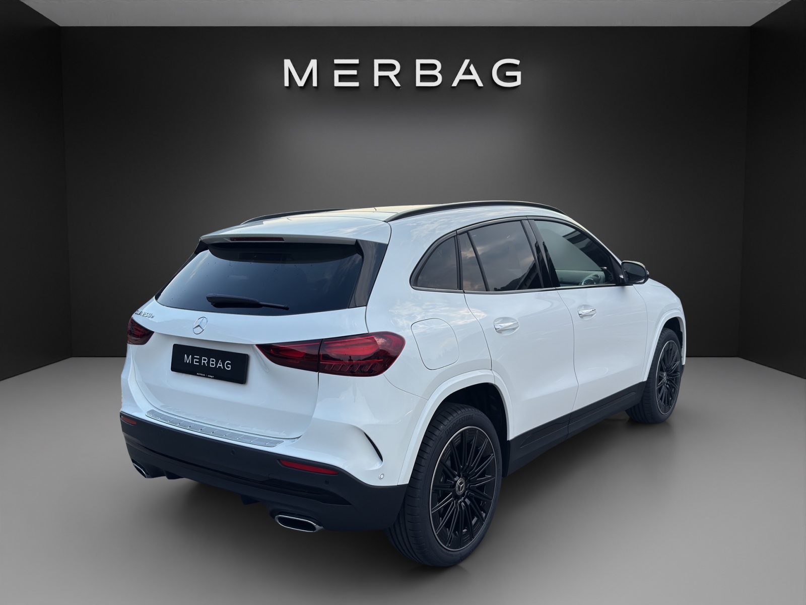 MERCEDES-BENZ GLA 250 e EQ Star 8G-DCT-image-4