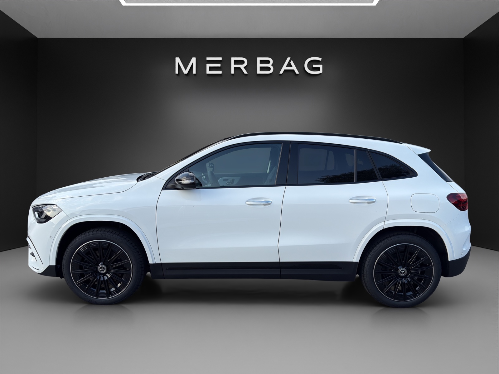 MERCEDES-BENZ GLA 250 e EQ Star 8G-DCT-image-1