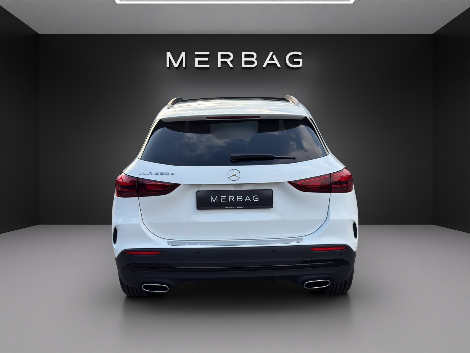 MERCEDES-BENZ GLA 250 e EQ Star 8G-DCT-image-3