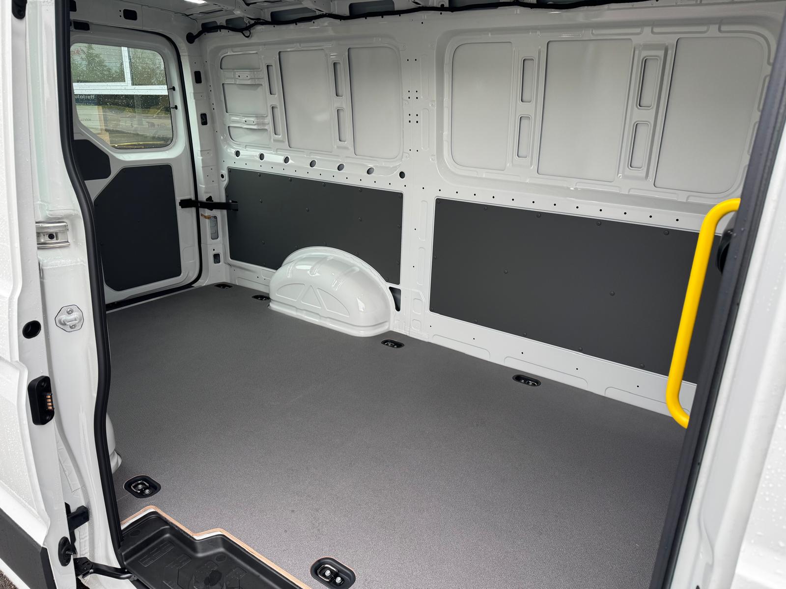 VW Crafter 35 2.0 TDI Entry L3-image-4
