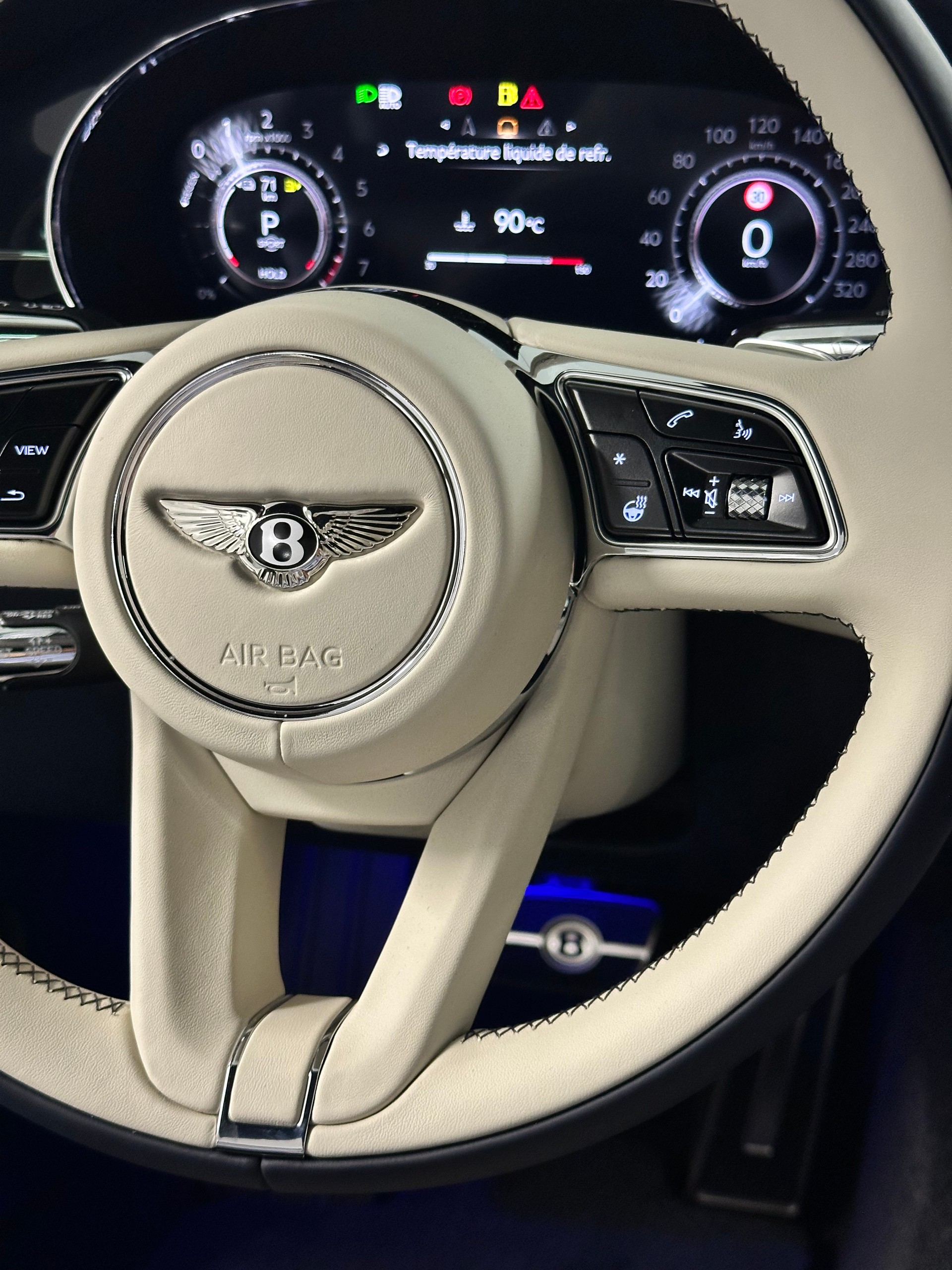 BENTLEY Continental GT Azure V8 Hybrid-image-14