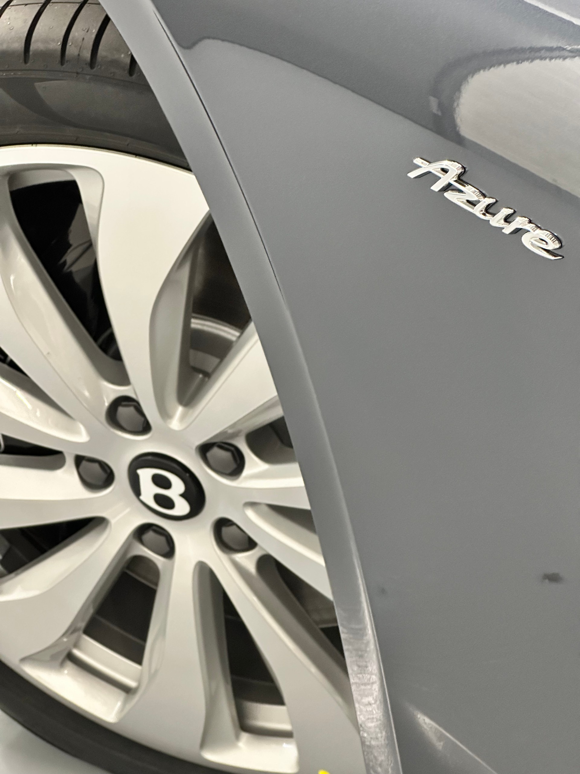 BENTLEY Continental GT Azure V8 Hybrid-image-22
