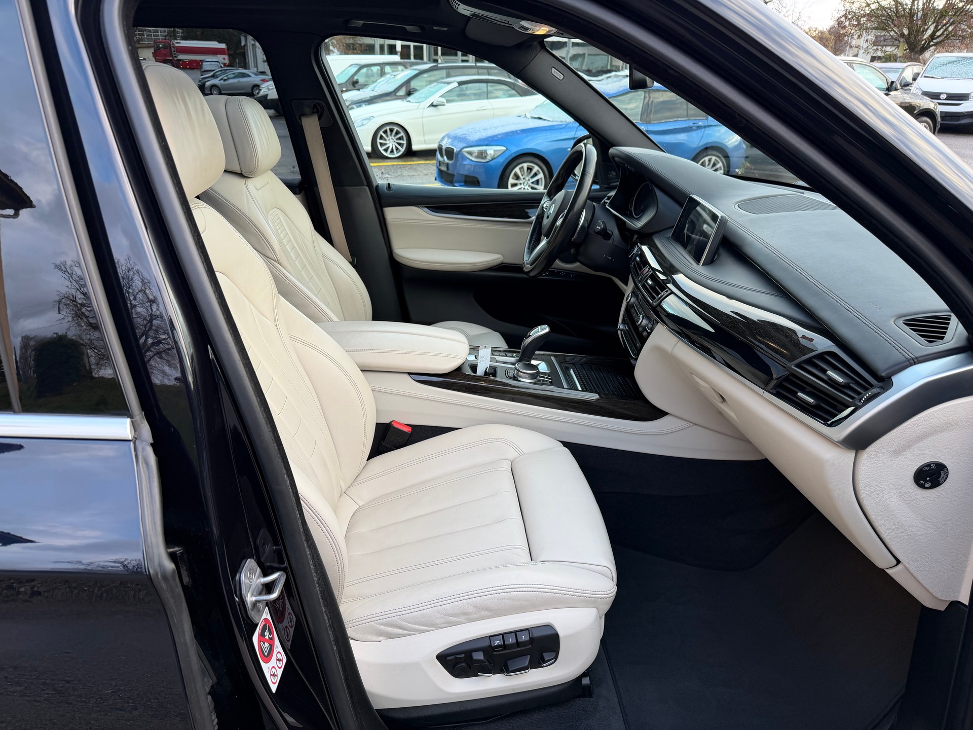 BMW X5 xDrive 40d Steptronic-image-16