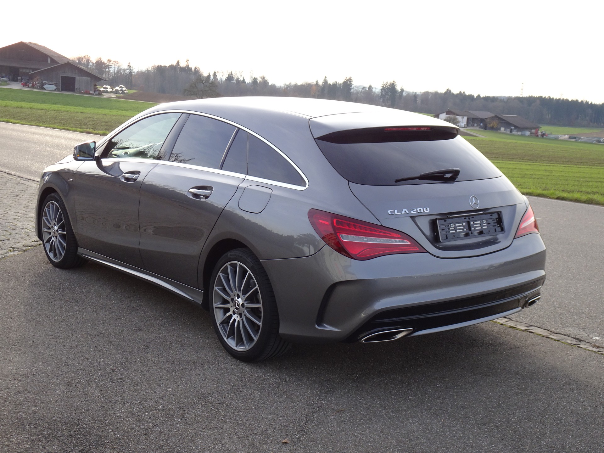 MERCEDES-BENZ CLA Shooting Brake 200 Urban 7G-DCT-image-2