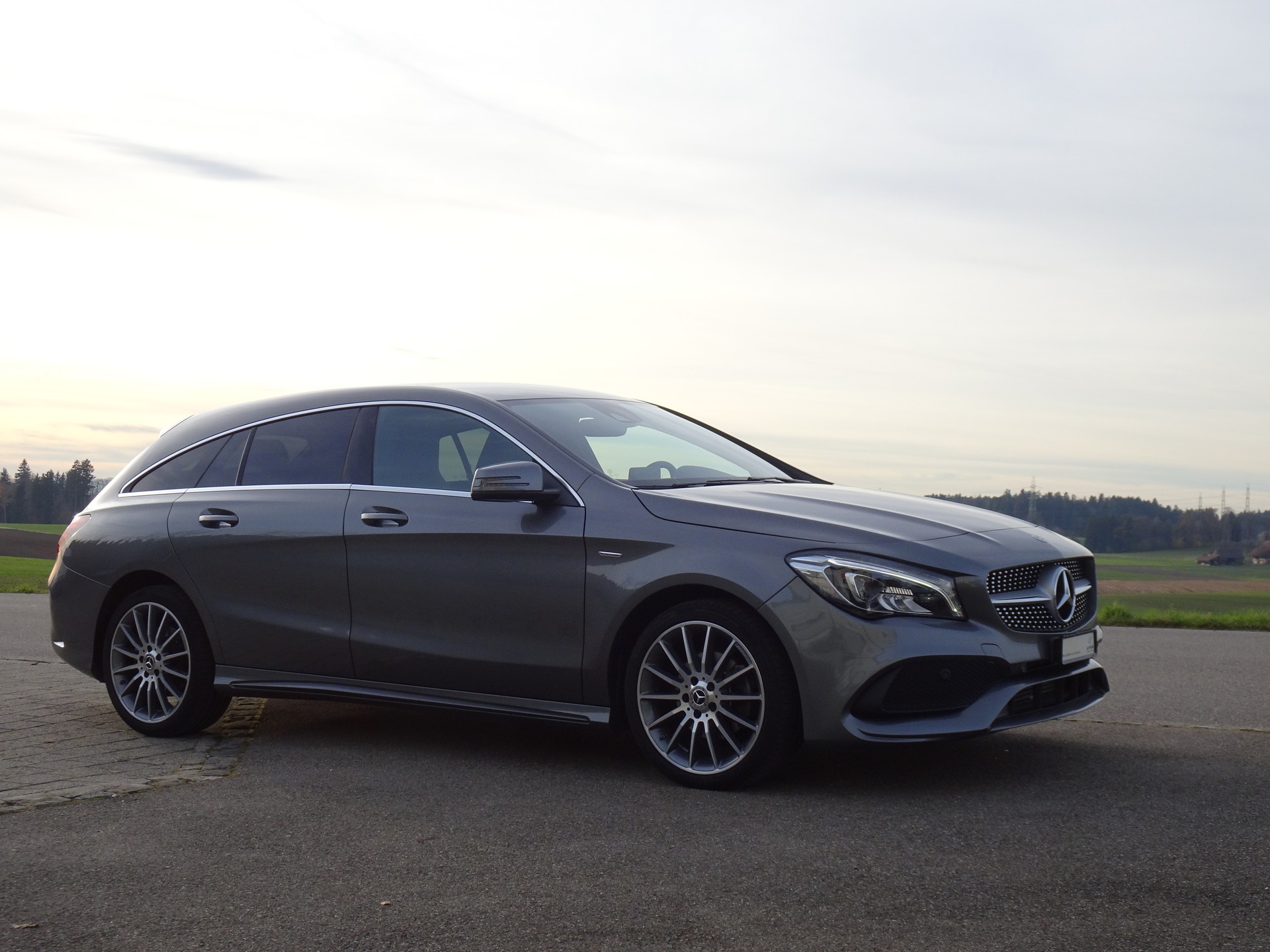 MERCEDES-BENZ CLA Shooting Brake 200 Urban 7G-DCT-image-4