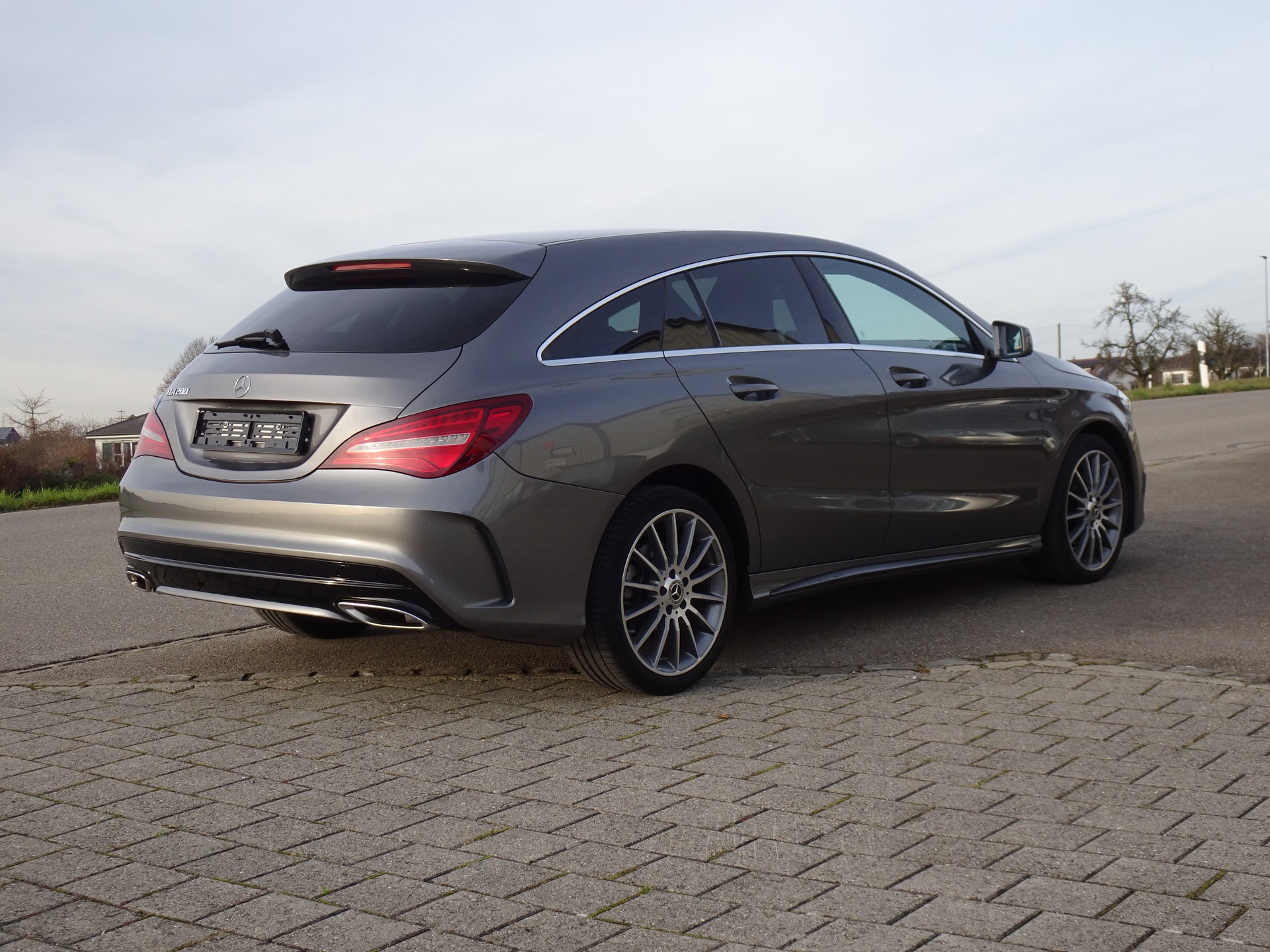 MERCEDES-BENZ CLA Shooting Brake 200 Urban 7G-DCT-image-3