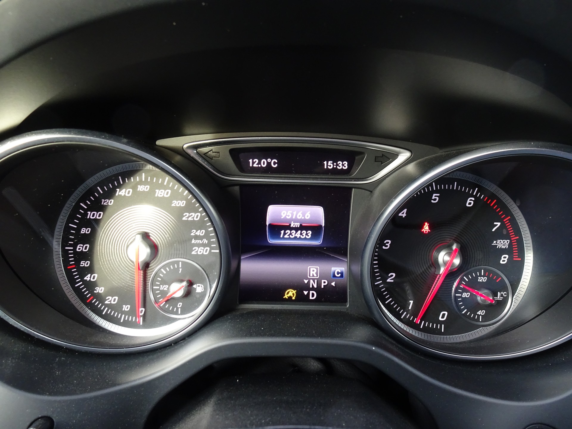 MERCEDES-BENZ CLA Shooting Brake 200 Urban 7G-DCT-image-14